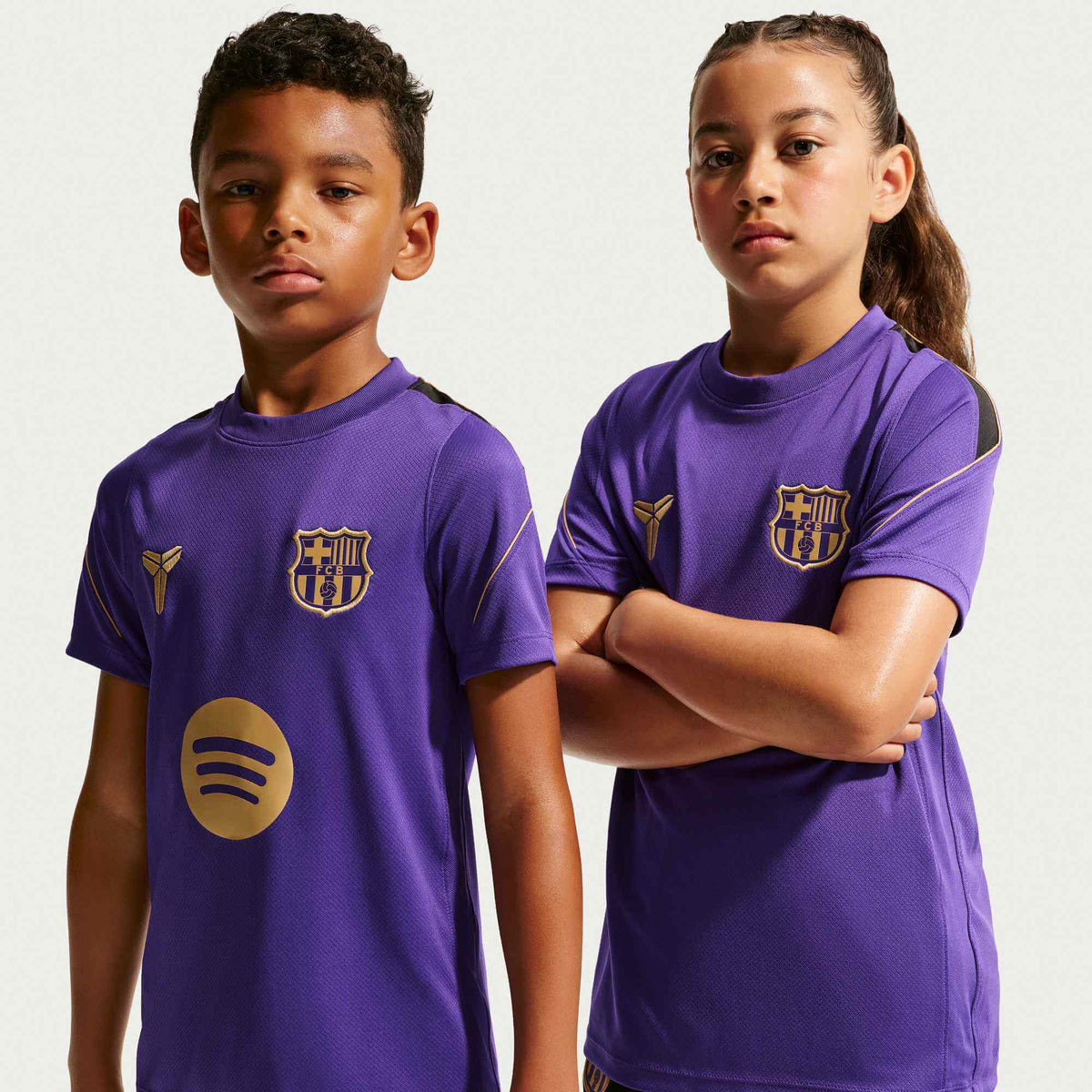 Nike 2026-27 Barcelona Youth Away Dri-Fit Strike Top (Models - Front)