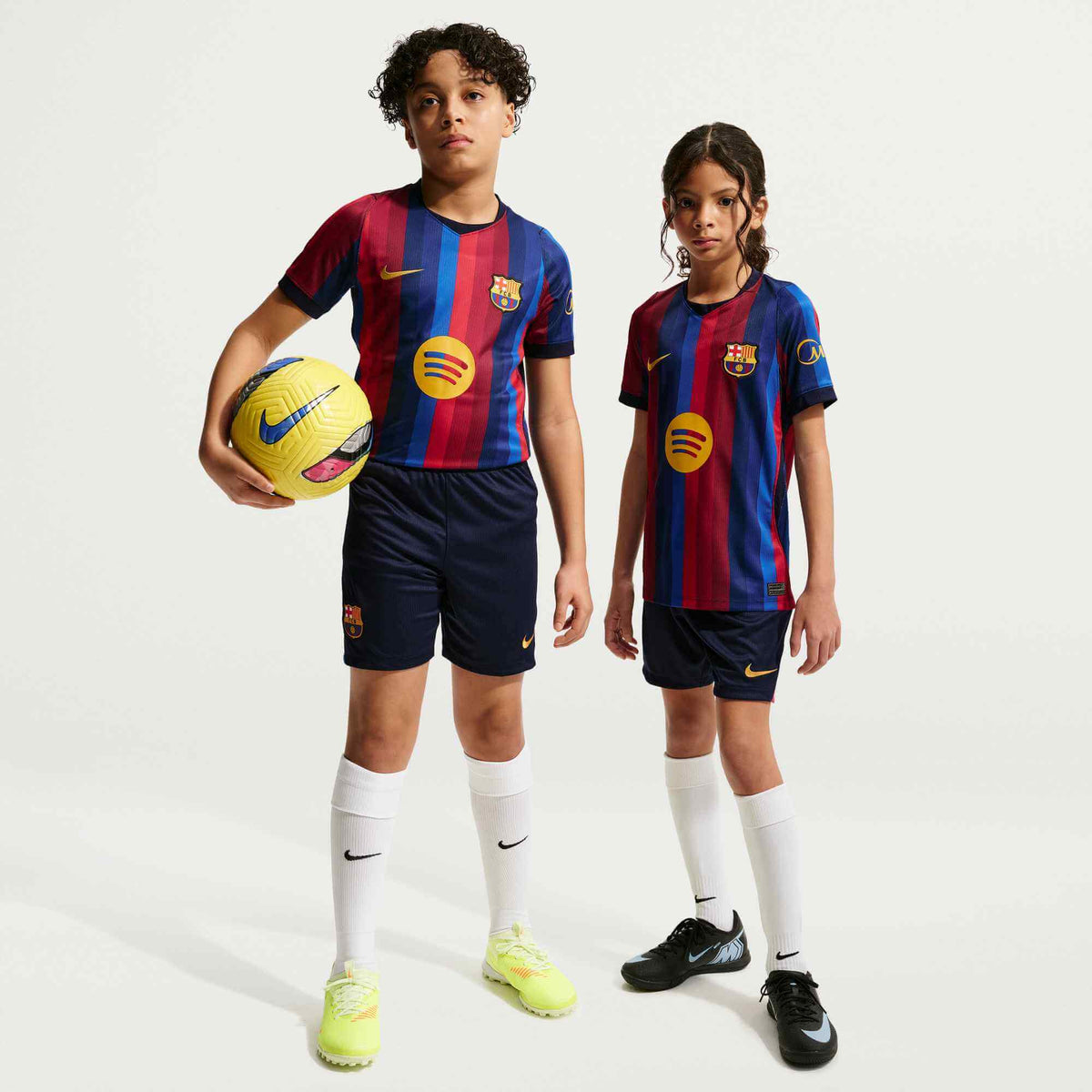 Nike 2026-27 Barcelona Youth Stadium Home Shorts (Models - Front)