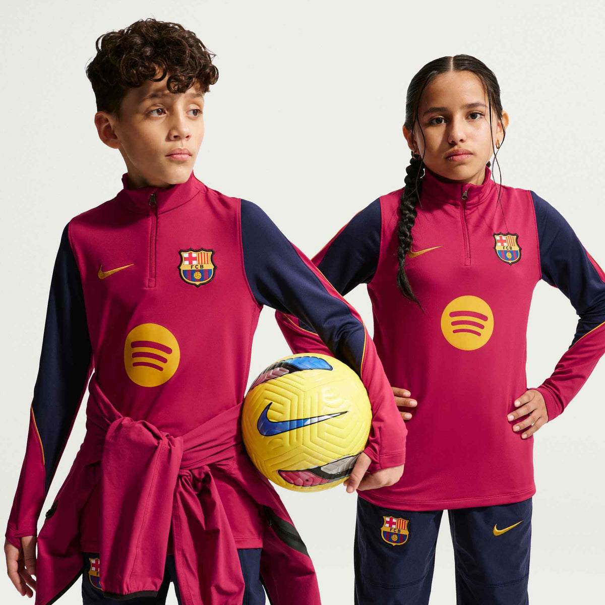 Nike 2026-27 Barcelona Youth Strike Drill Top (Models - Front)