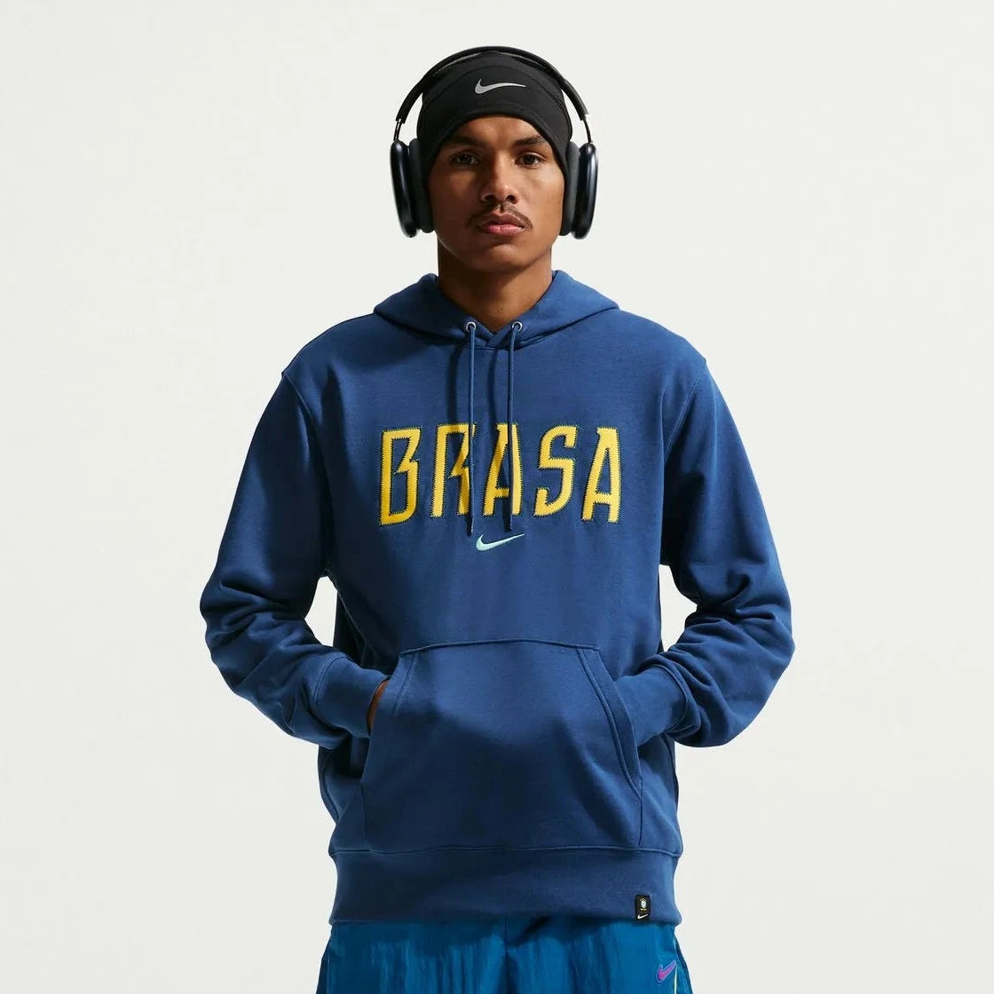 Nike 2026-27 Brazil Men's Club French Terry Pullover Hoodie (Model - Front)