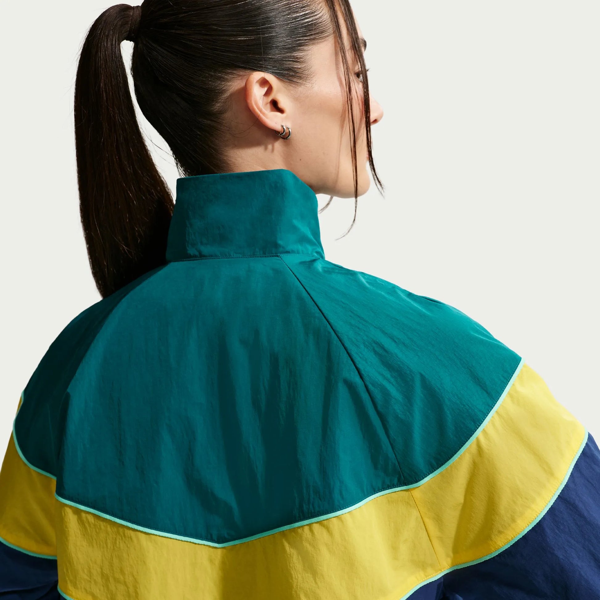 Nike 2026-27 Brazil Women's UV Woven Jacket (Detail 2)
