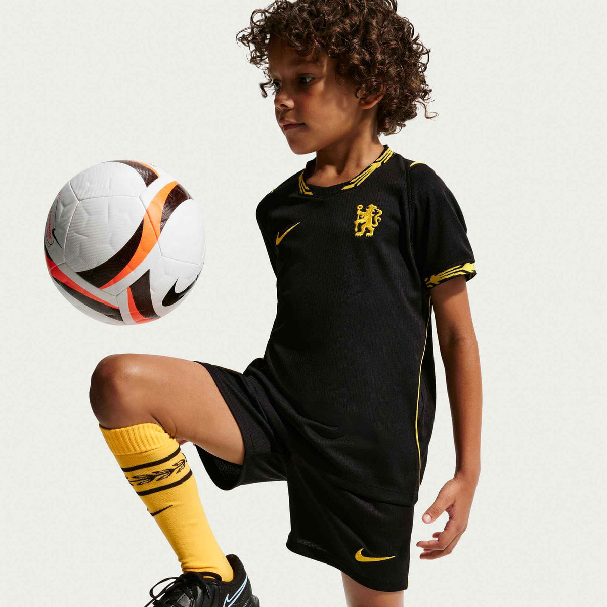 Nike 2026-27 Chelsea Little Kid's Stadium Away Kit (Model - Side)