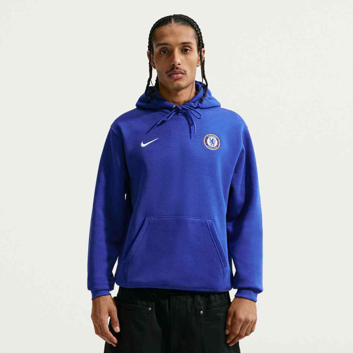 Nike 2026-27 Chelsea Men's Club Pullover Hoodie (Model - Front)