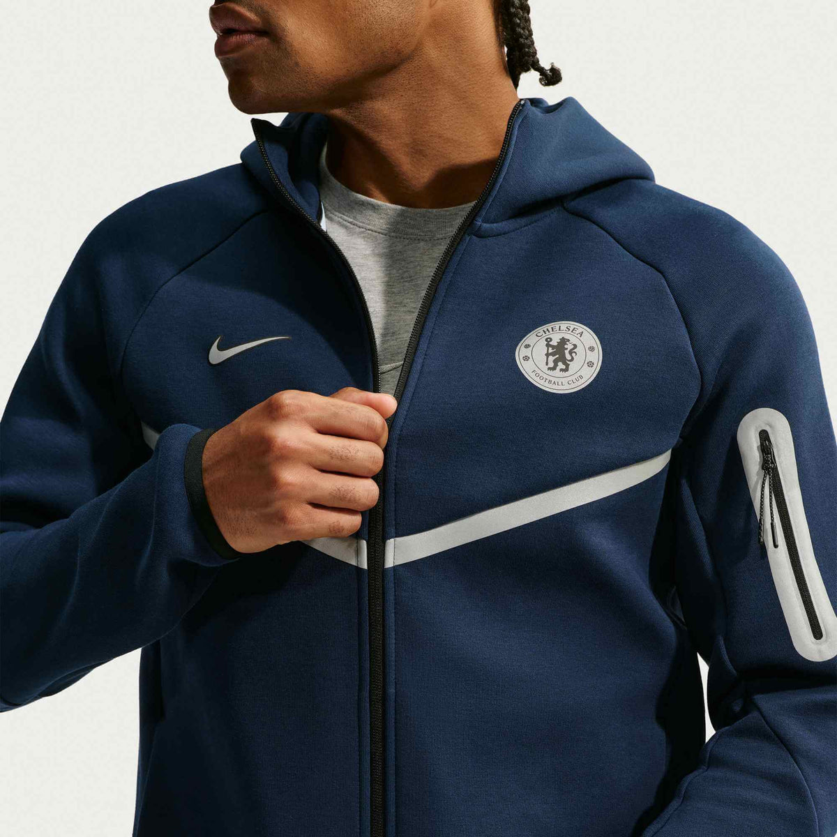 Nike 2026-27 Chelsea Men's Full-Zip Tech Fleece Jacket (Detail 2)