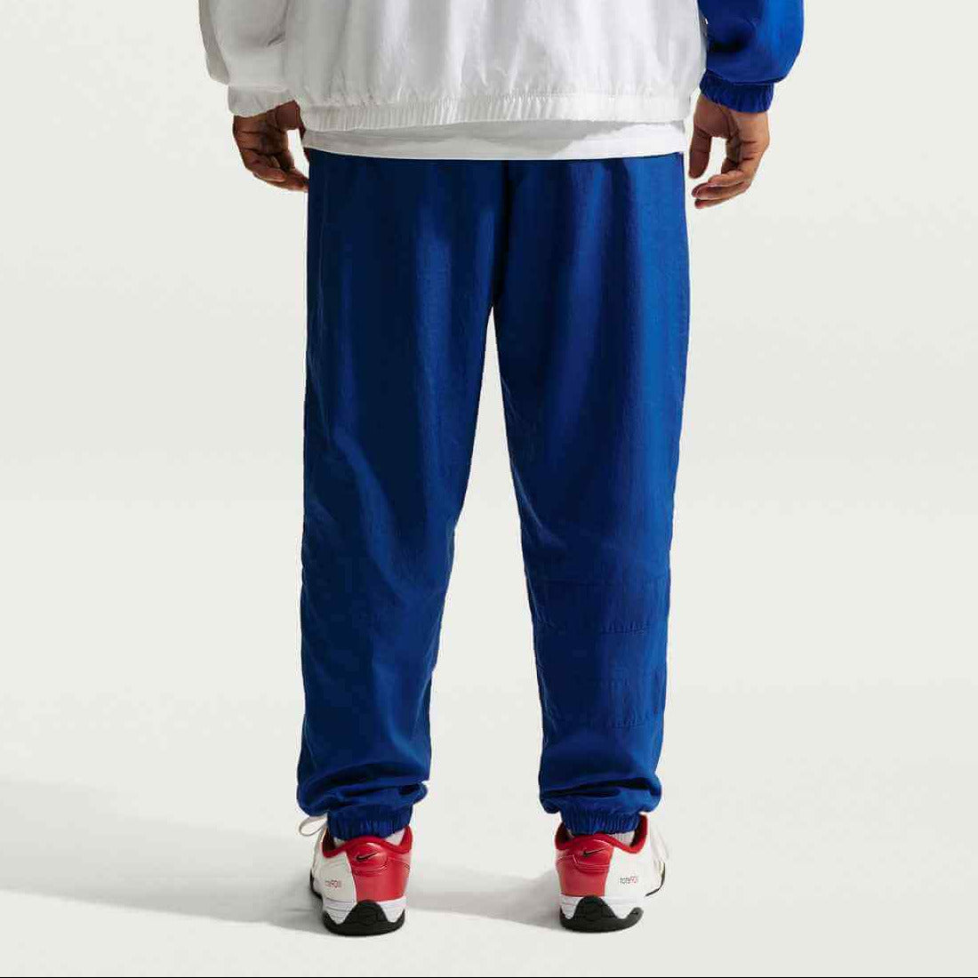 Nike 2026-27 Chelsea Men's Repel I96 Track Pants (Model - Back)