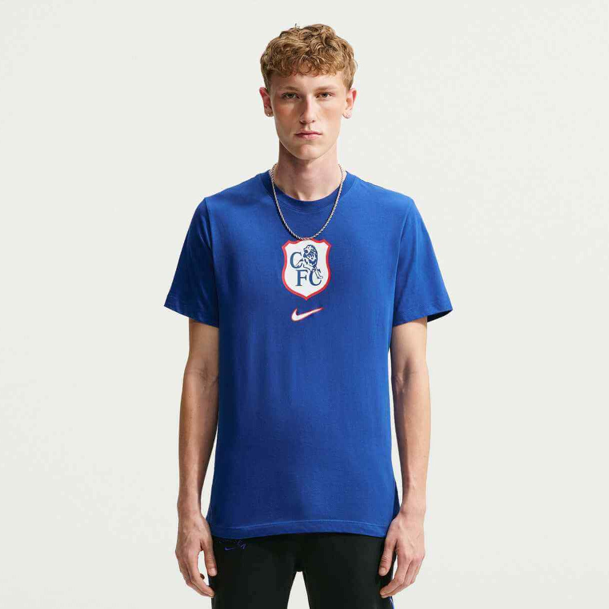 Nike 2026-27 Chelsea Men's Shield Crest Tee (Model - Front)