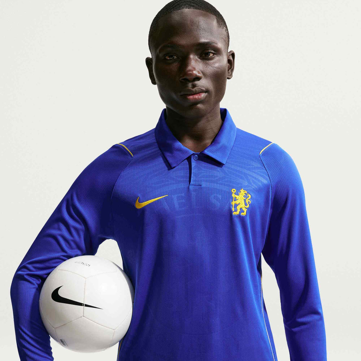 Nike 2026-27 Chelsea Men's Stadium Home Long-Sleeve Soccer Jersey (Detail 1)