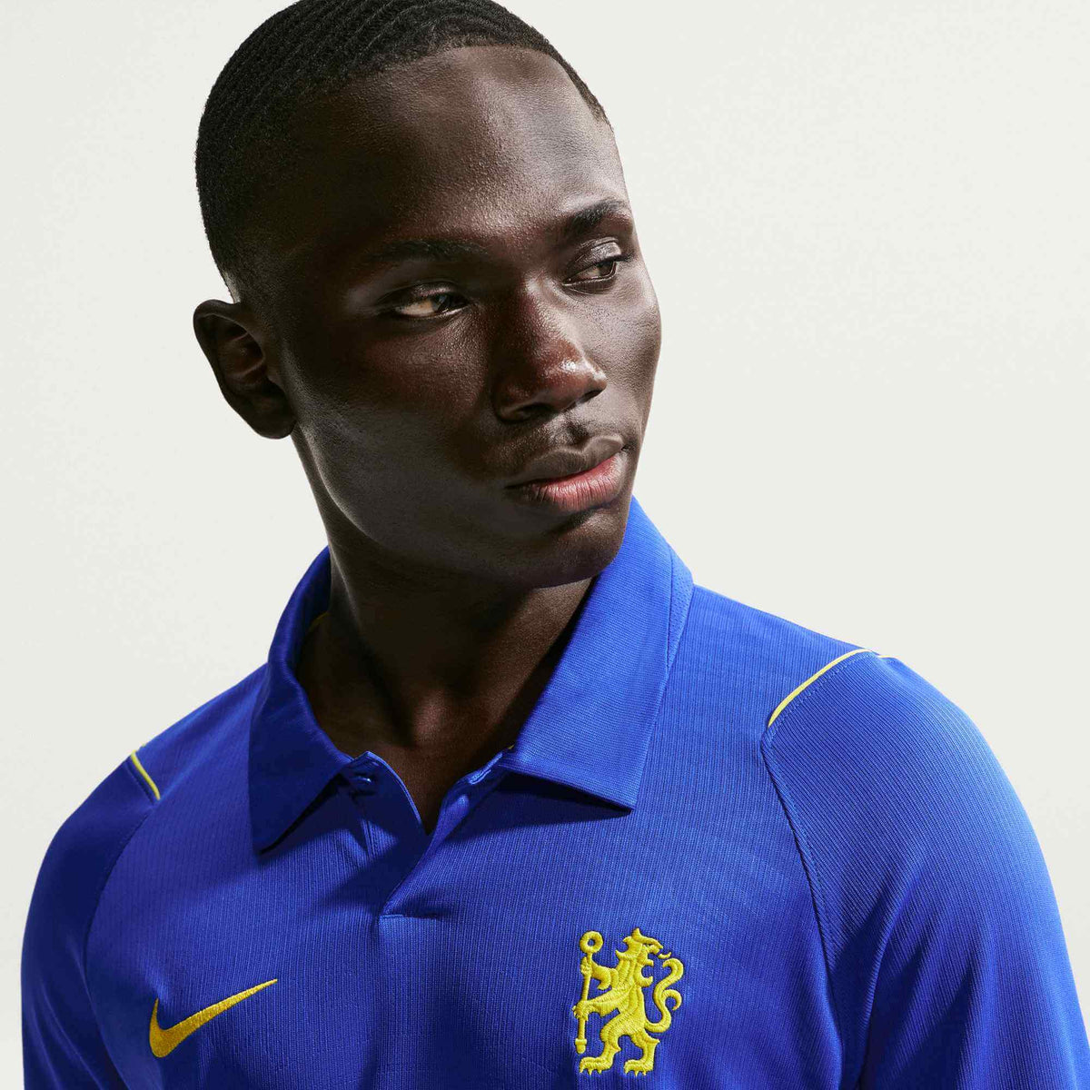 Nike 2026-27 Chelsea Men's Stadium Home Long-Sleeve Soccer Jersey (Detail 3)