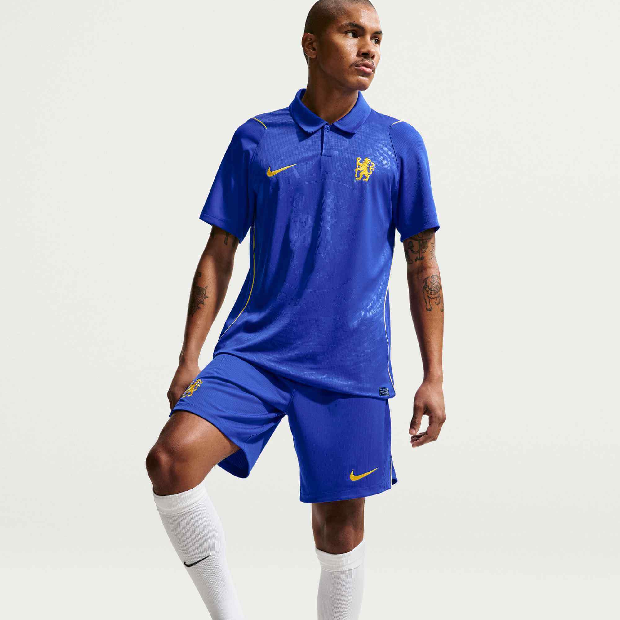 Nike 2026-27 Chelsea Men's Stadium Home Shorts (Model - Side)