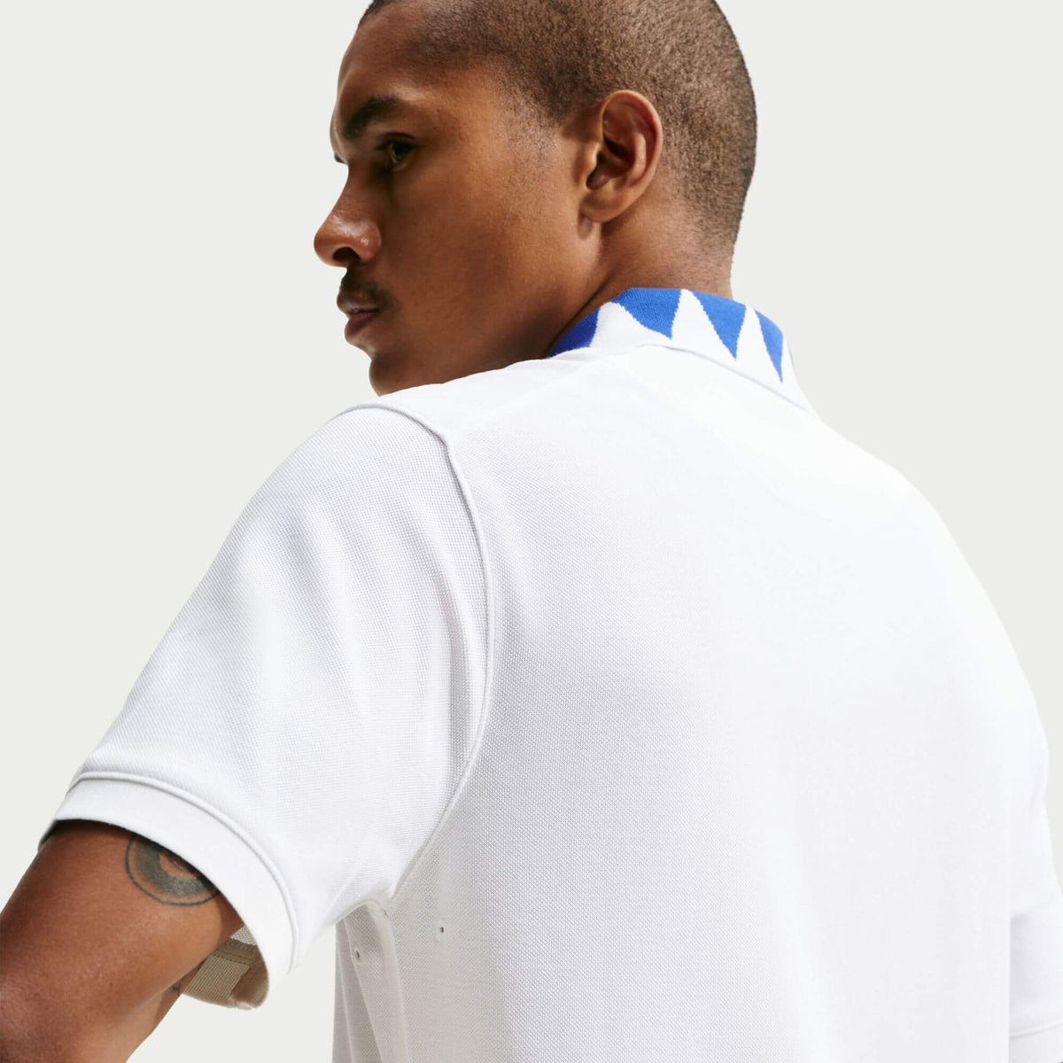 Nike 2026-27 Chelsea Men's The Nike Polo 2.0 (Detail 2)