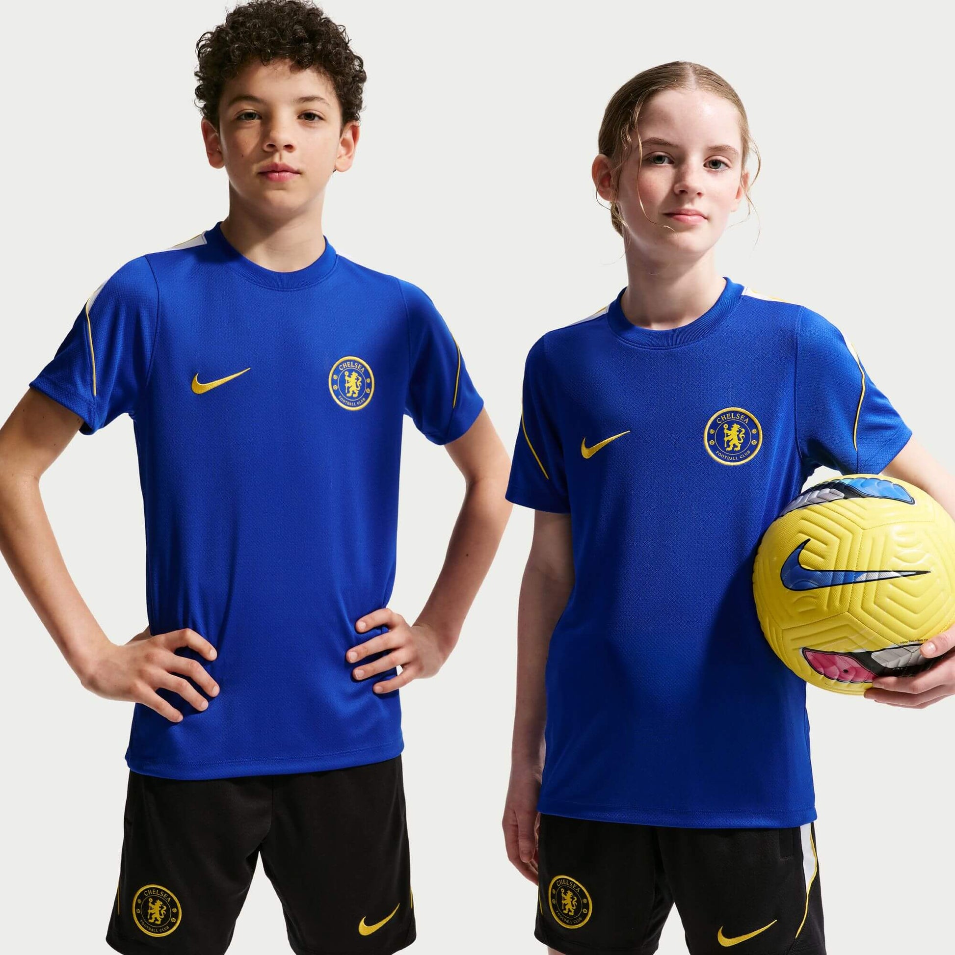 Nike 2026-27 Chelsea Youth DF Strike Top (Models - Front)
