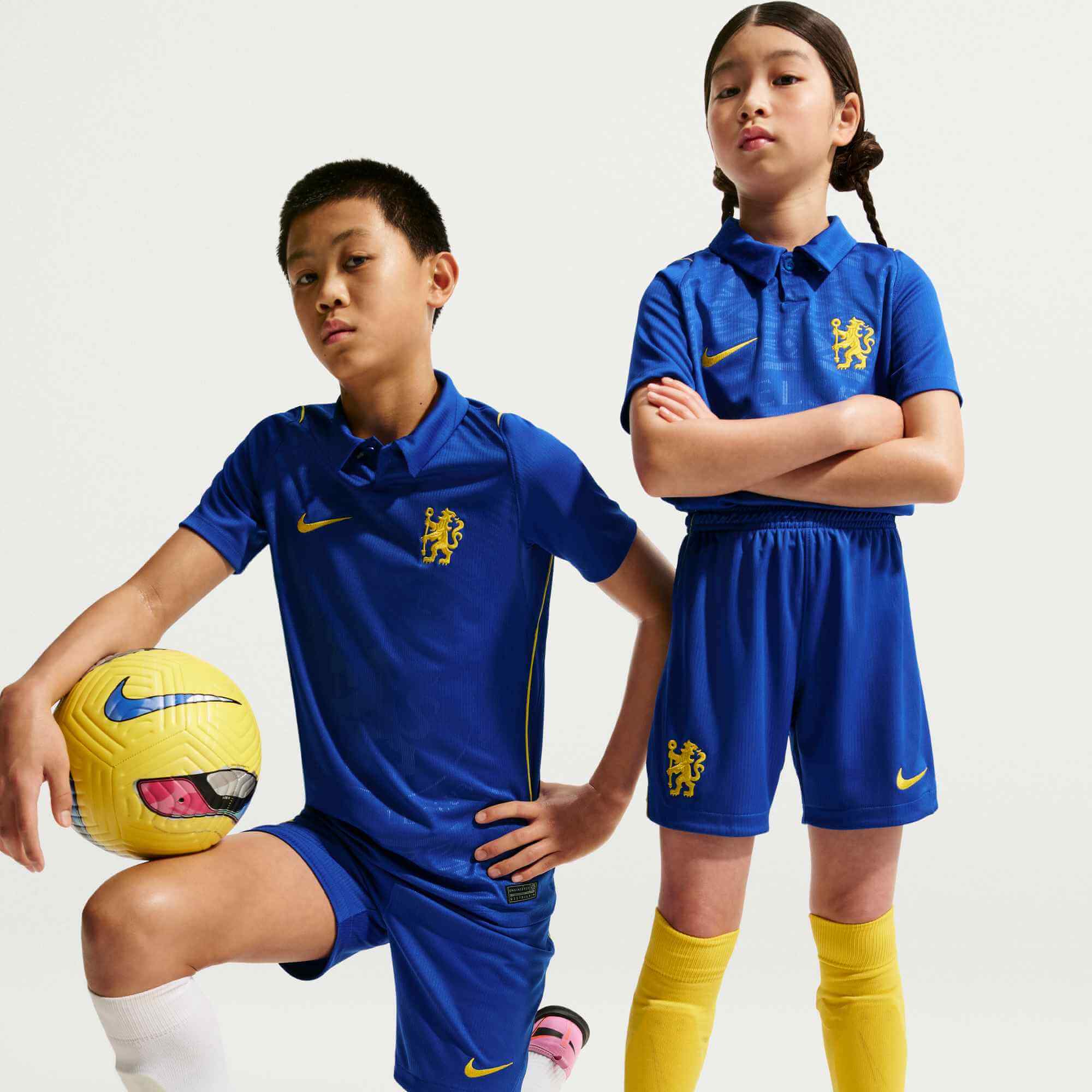 Nike 2026-27 Chelsea Youth Stadium Home Shorts (Models - Front)