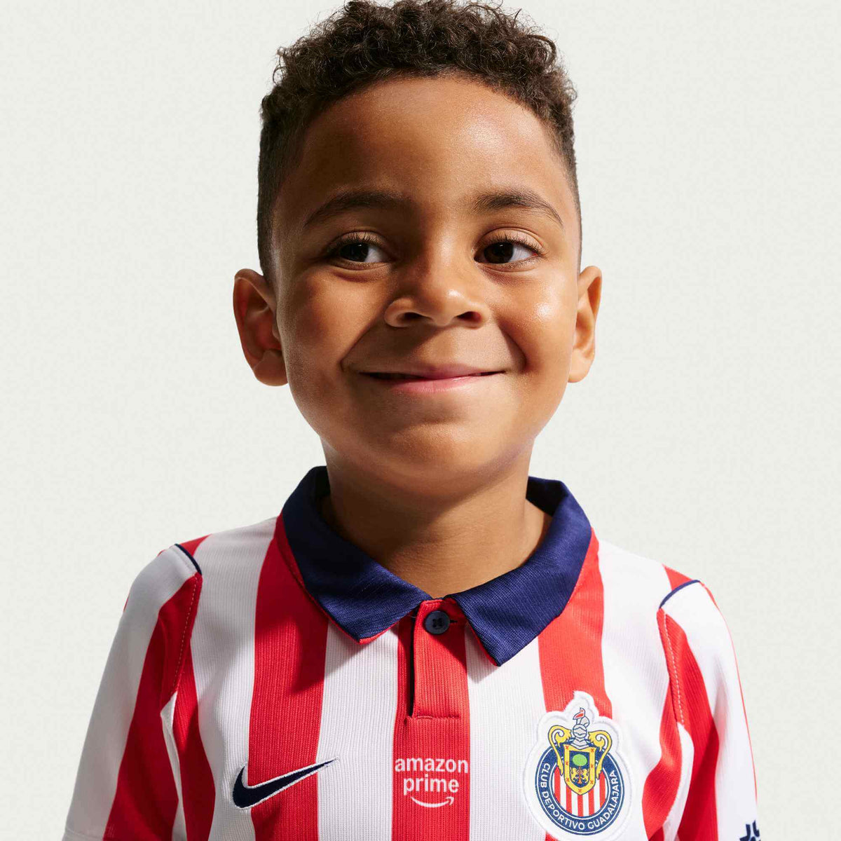 Nike 2026-27 Chivas Little Kid's Stadium Home Kit (Detail 1)