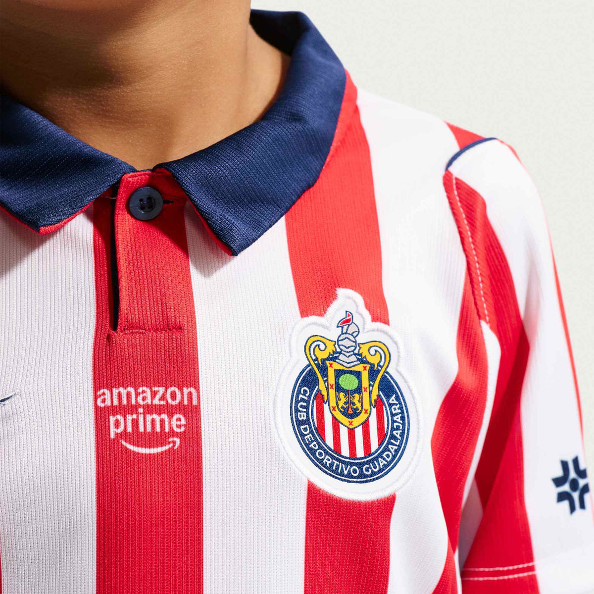 Nike 2026-27 Chivas Little Kid's Stadium Home Kit (Detail 2)