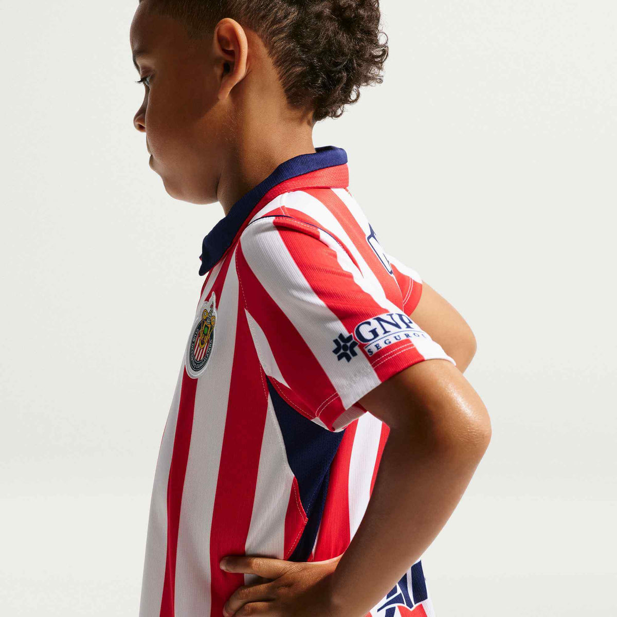 Nike 2026-27 Chivas Little Kid's Stadium Home Kit (Jersey - Side)