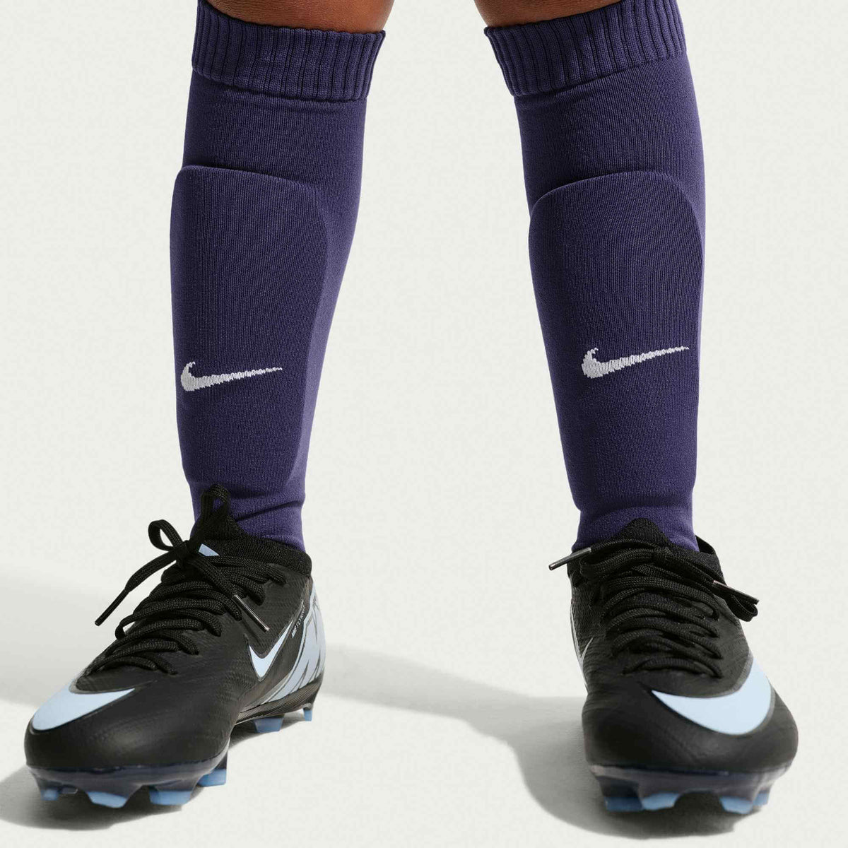 Nike 2026-27 Chivas Little Kid's Stadium Home Kit (Socks - Front)
