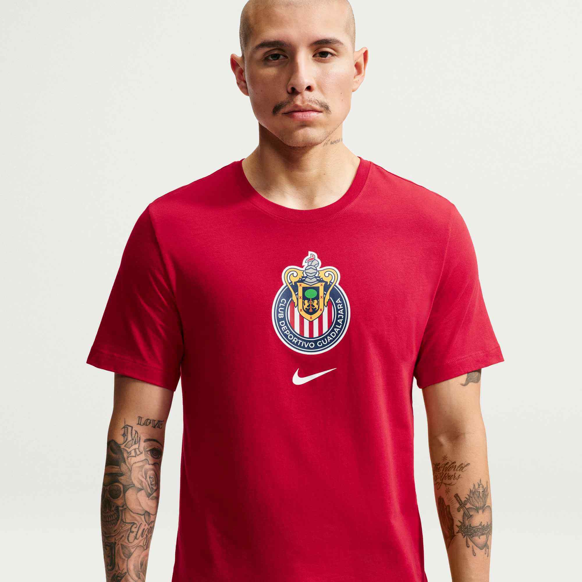 Nike 2026-27 Chivas Men's Crest Tee (Front)