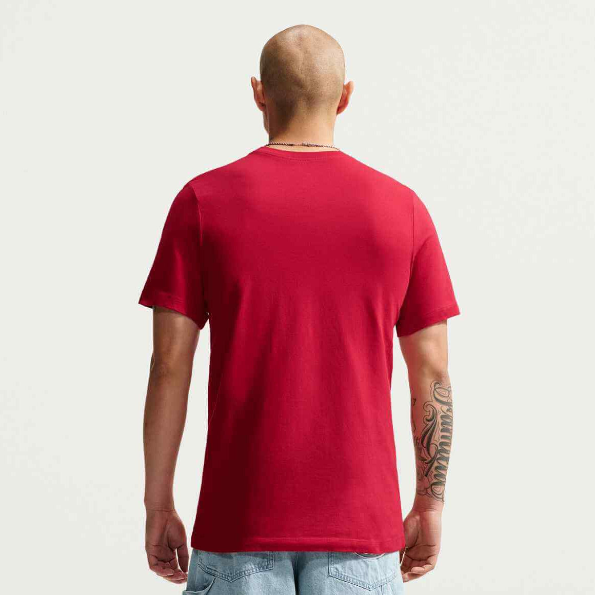 Nike 2026-27 Chivas Men's Crest Tee (Model - Back)
