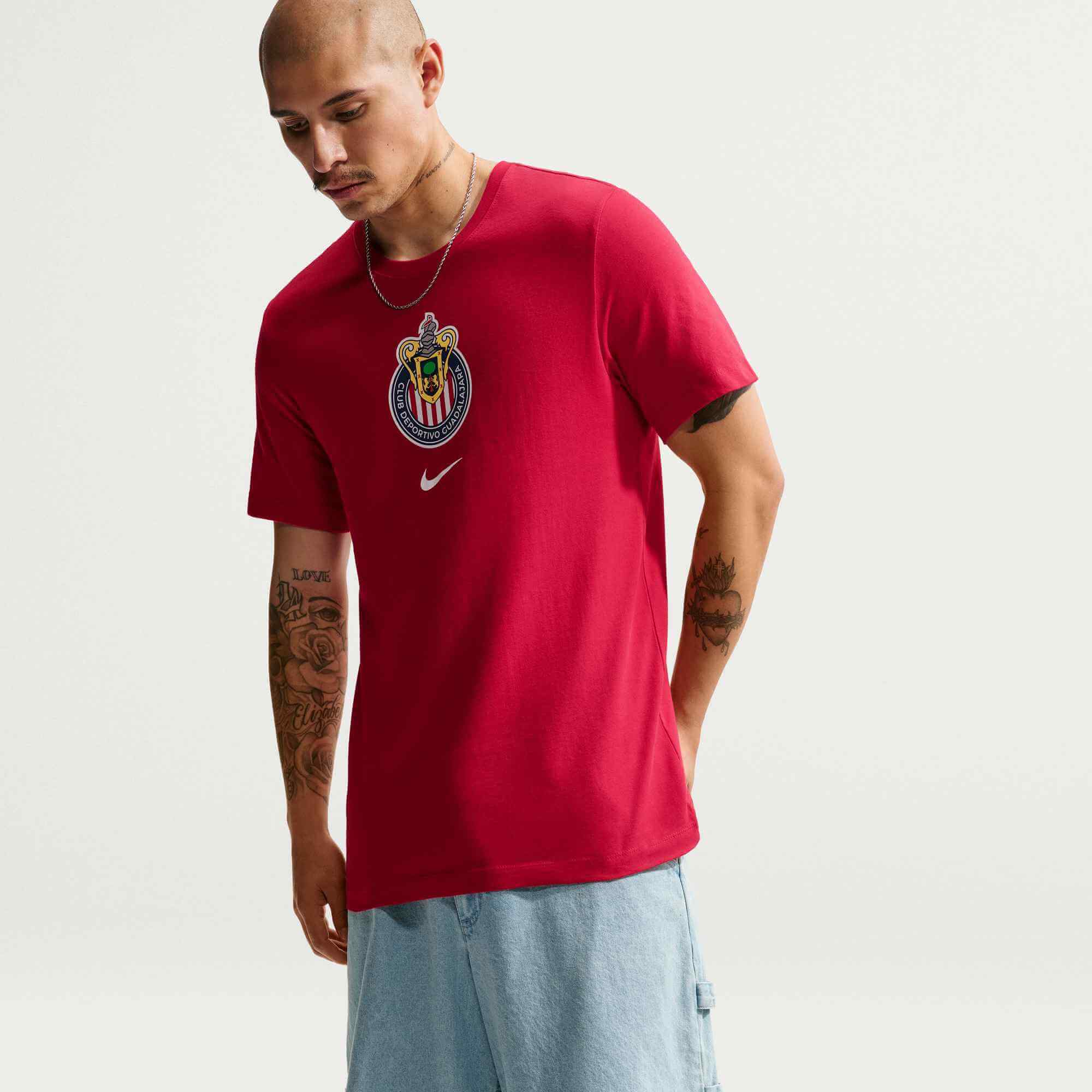 Nike 2026-27 Chivas Men's Crest Tee (Model - Side)