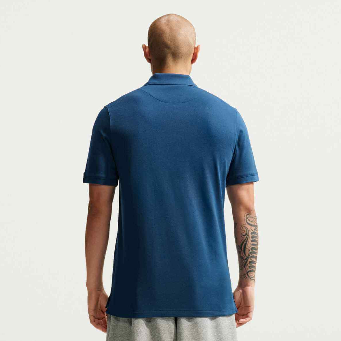 Nike 2026-27 Chivas Men's The Nike Polo 2.0 (Model - Back)