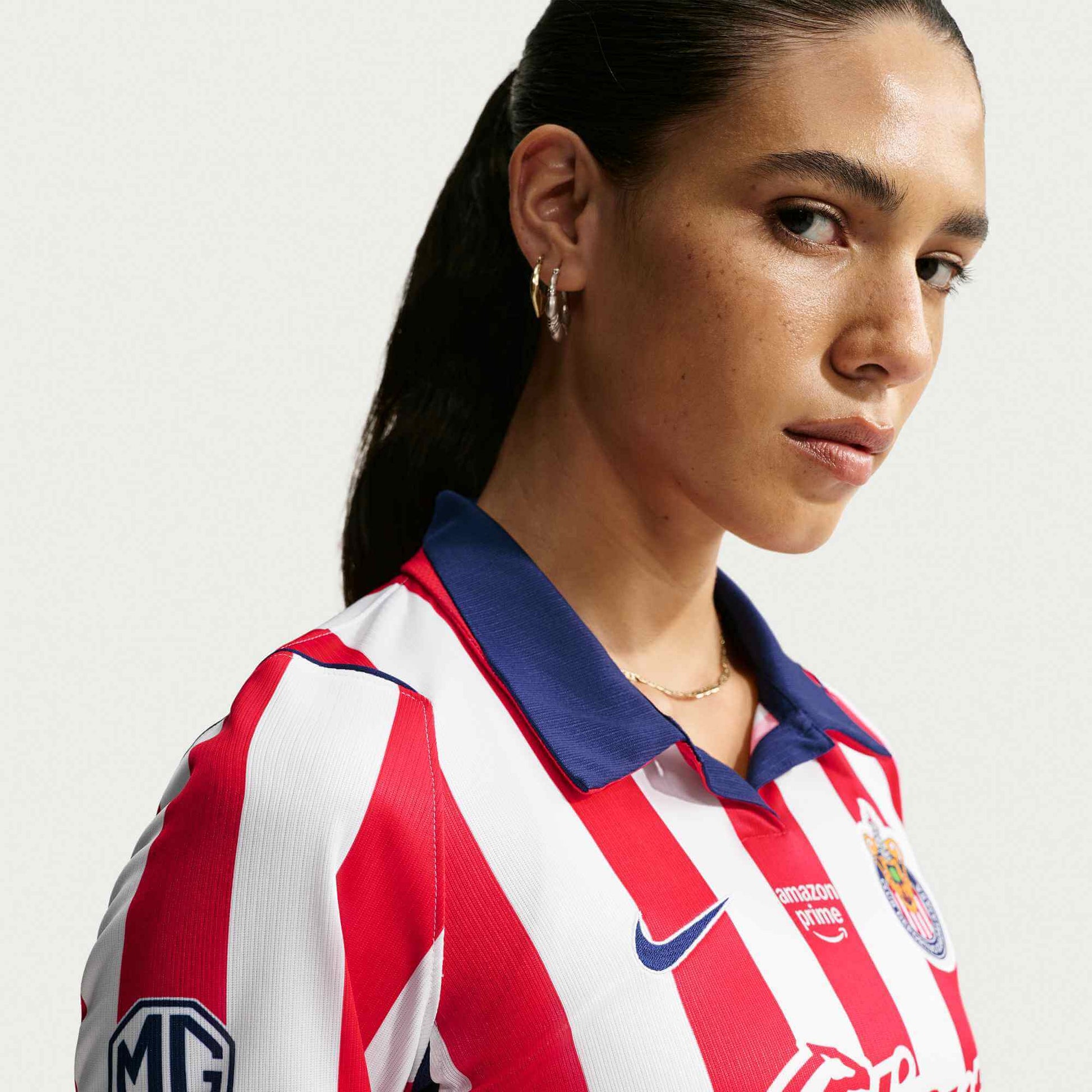 Nike 2026-27 Chivas Women's Stadium Home Soccer Jersey (Detail 3)
