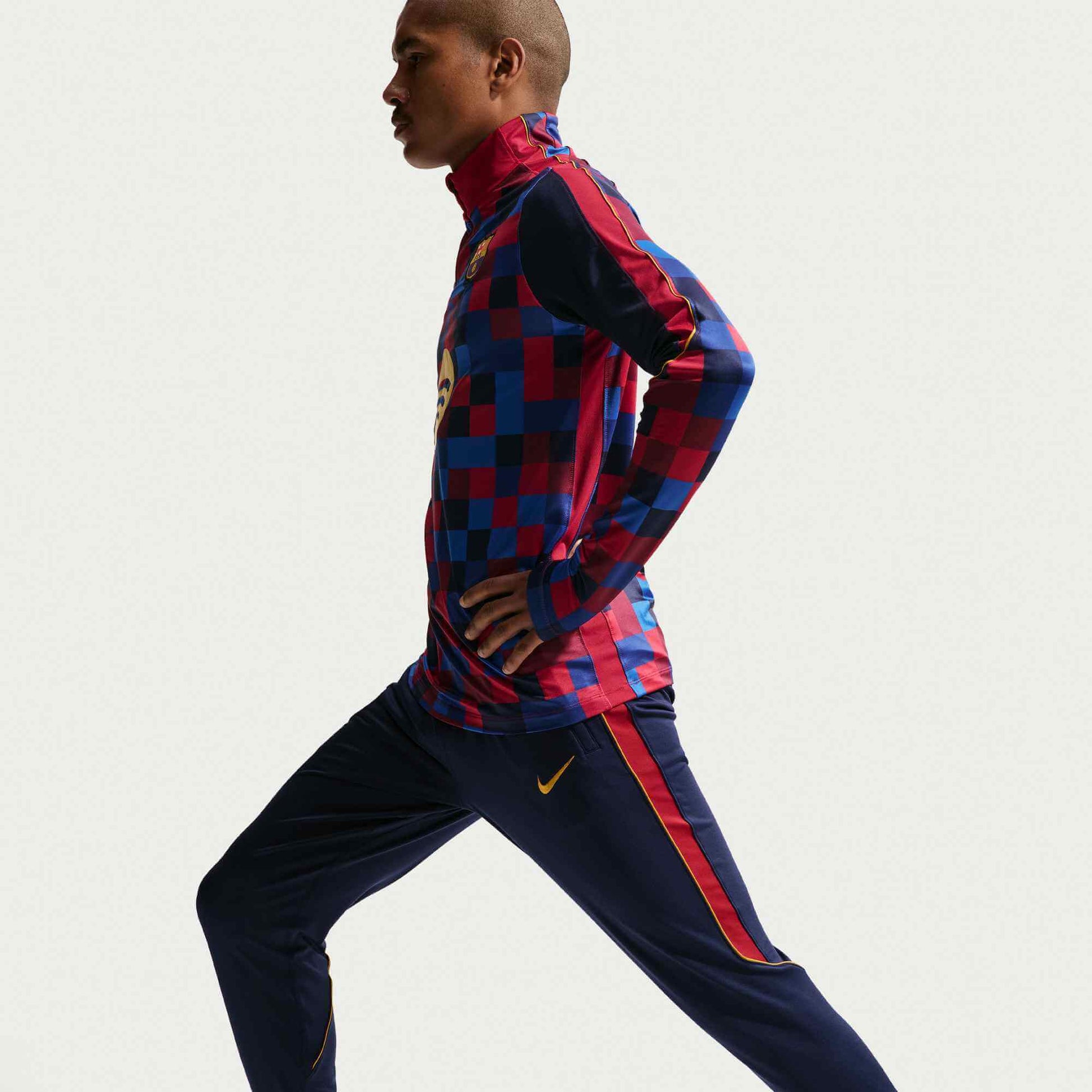 Nike 2026-27 FC Barcelona Men's Strike KPZ Pants (Model - Side)