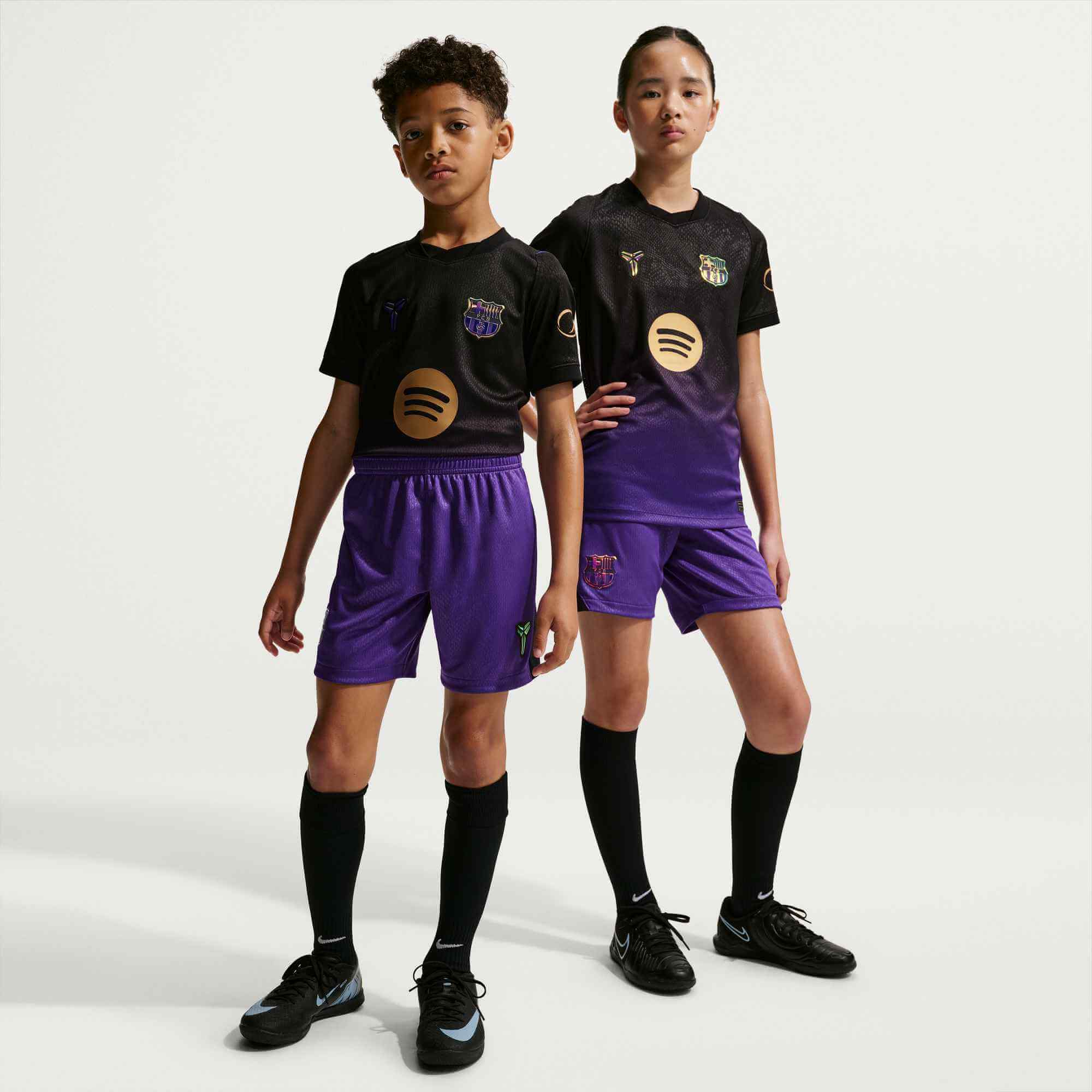 Nike 2026-27 FC Barcelona Youth Stadium Away Shorts (Models - Front)
