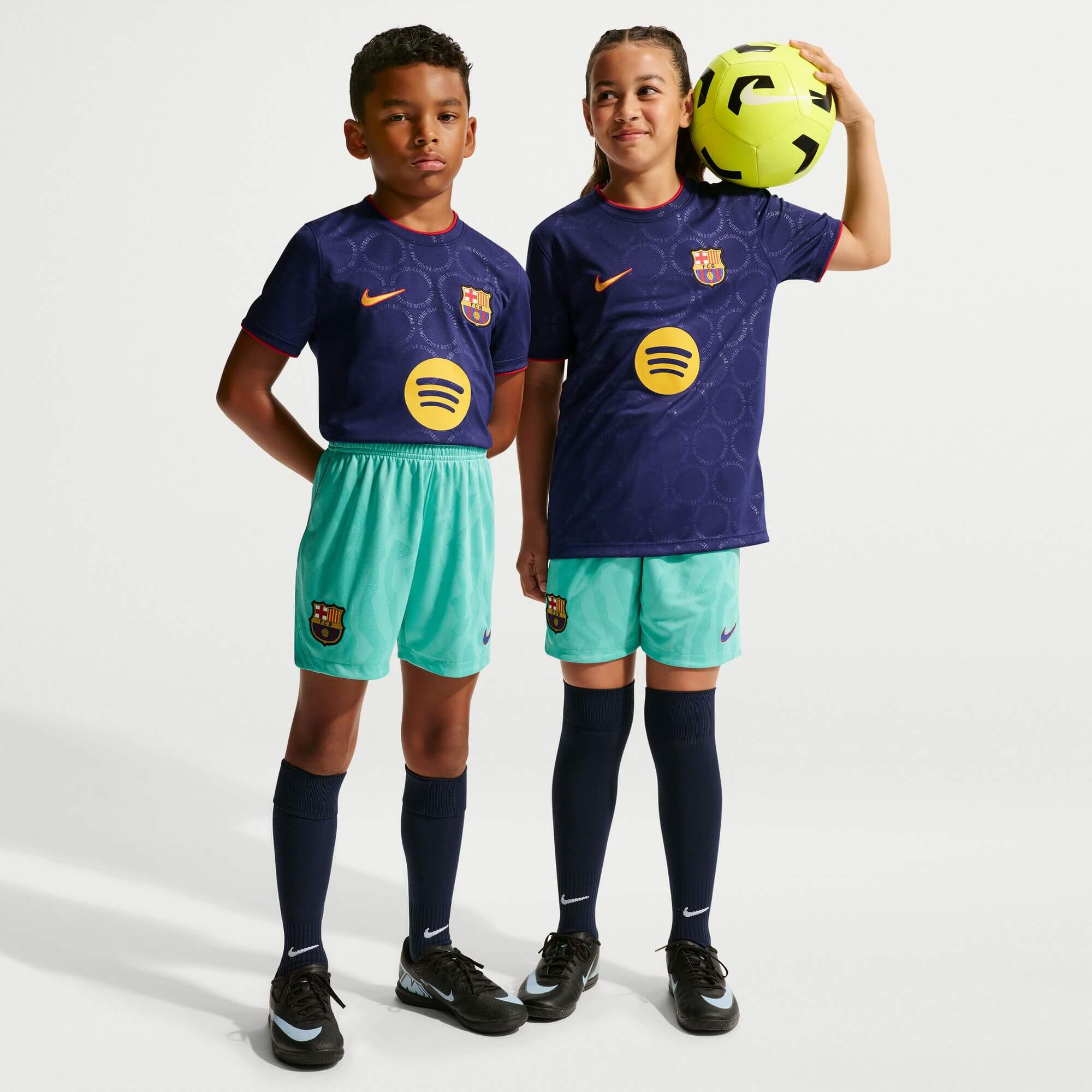 Nike 2026-27 FC Barcelona Youth Stadium Third Shorts (Models - Front)