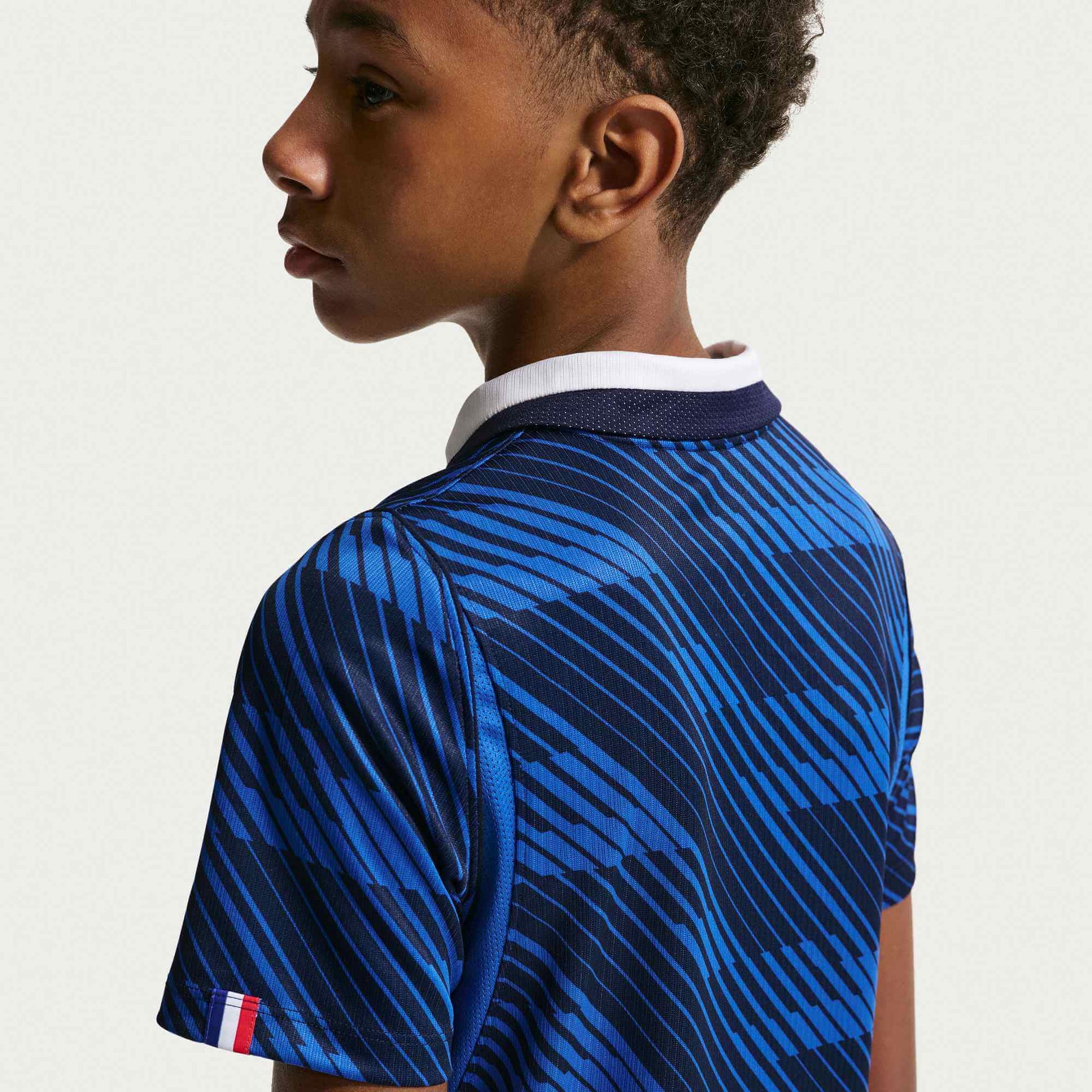 Nike 2026-27 France Youth Stadium Home Soccer Jersey (Detail 2)