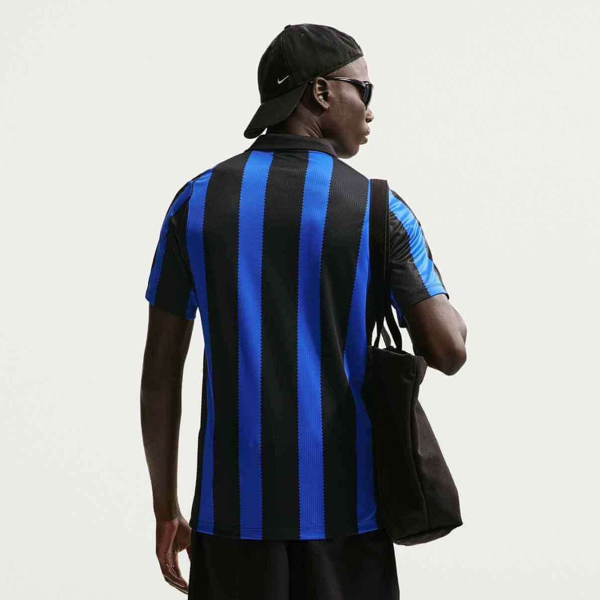 Nike 2026-27 Inter Milan Men's Stadium Home Soccer Jersey (Model - Back)