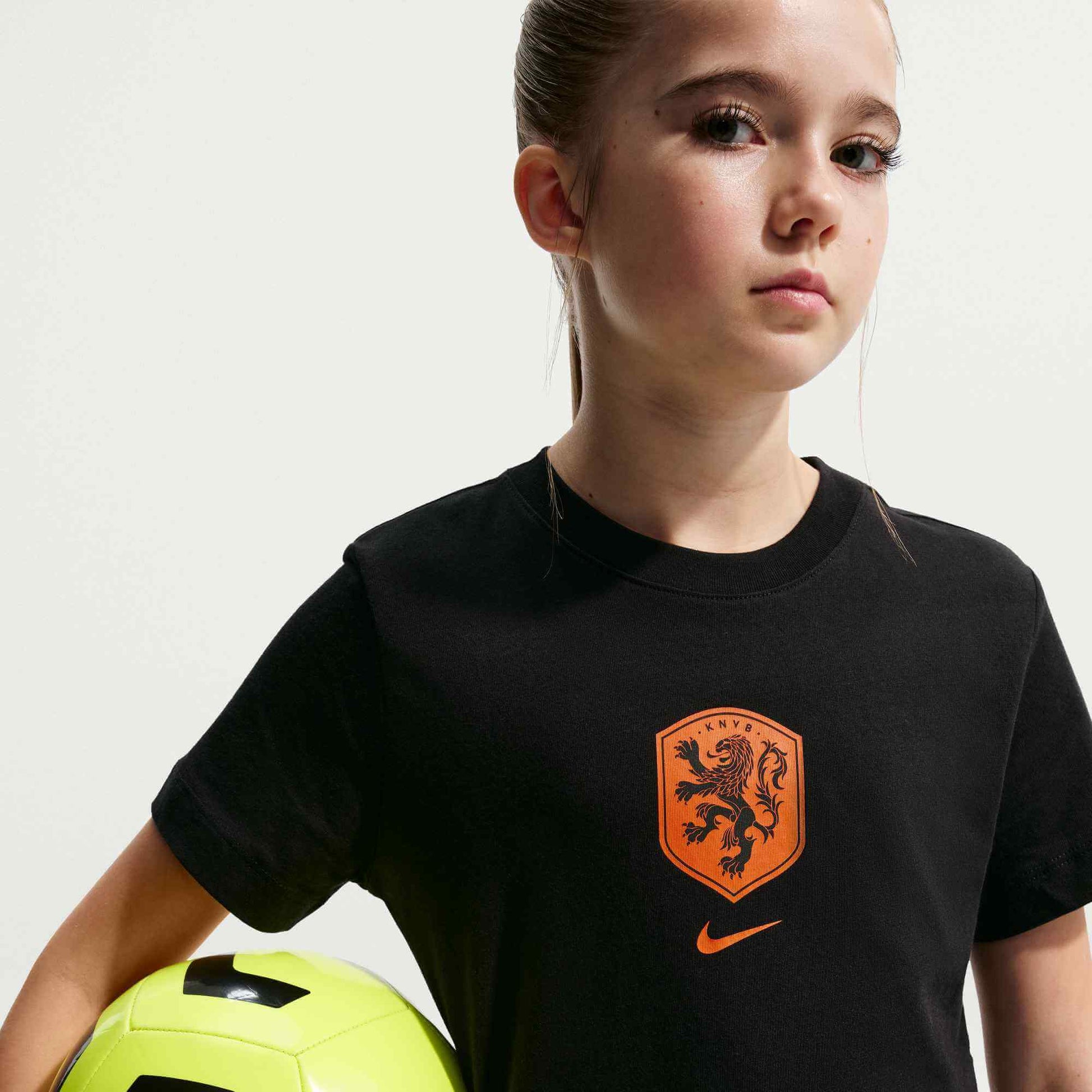 Nike 2026-27 Netherlands Youth Crest Tee (Detail 1)