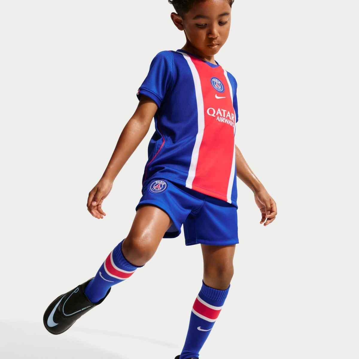 Nike 2026-27 PSG Little Kid's Stadium Home Kit (Model - Side)