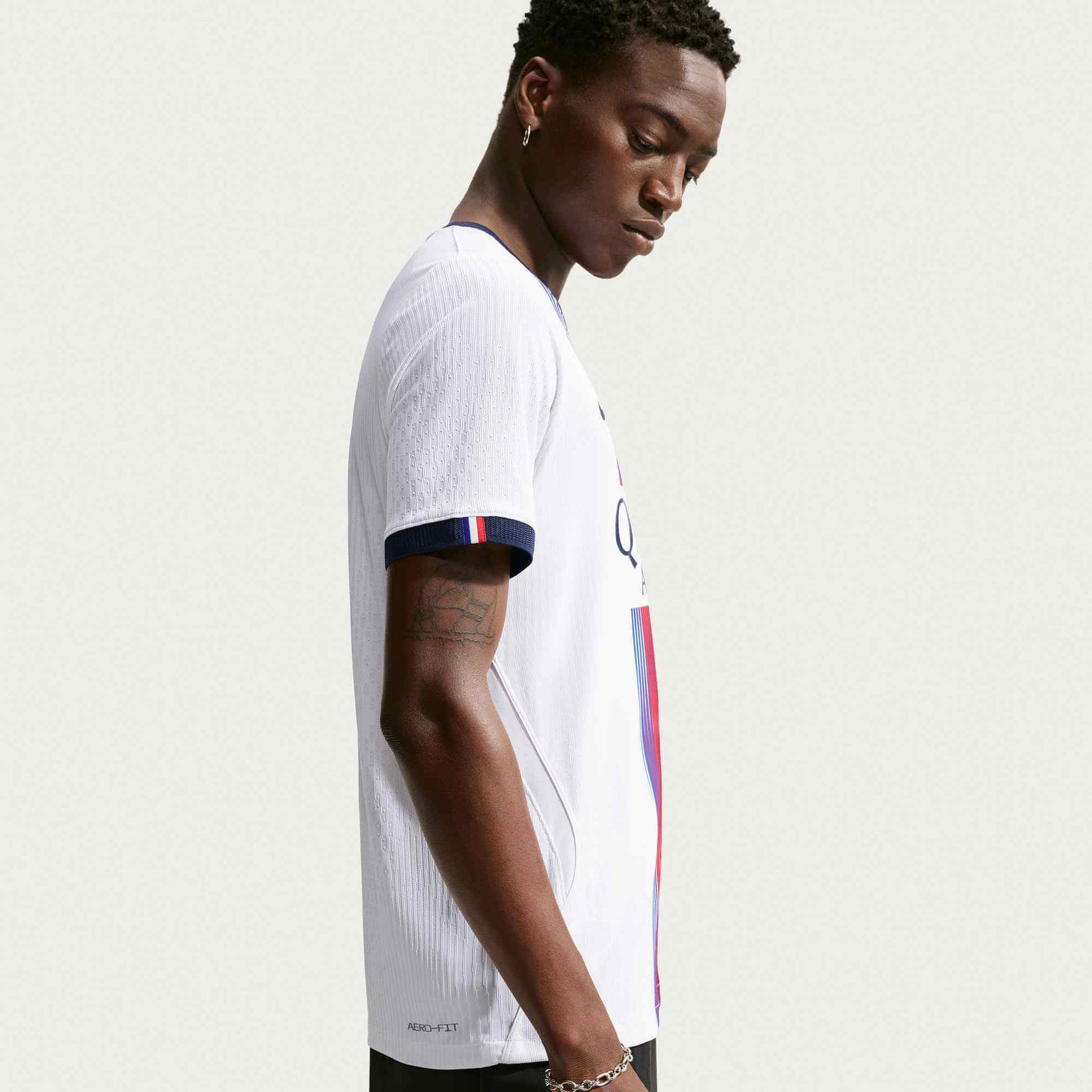Nike 2026-27 PSG Men's Authentic Away Soccer Jersey (Model - Side)