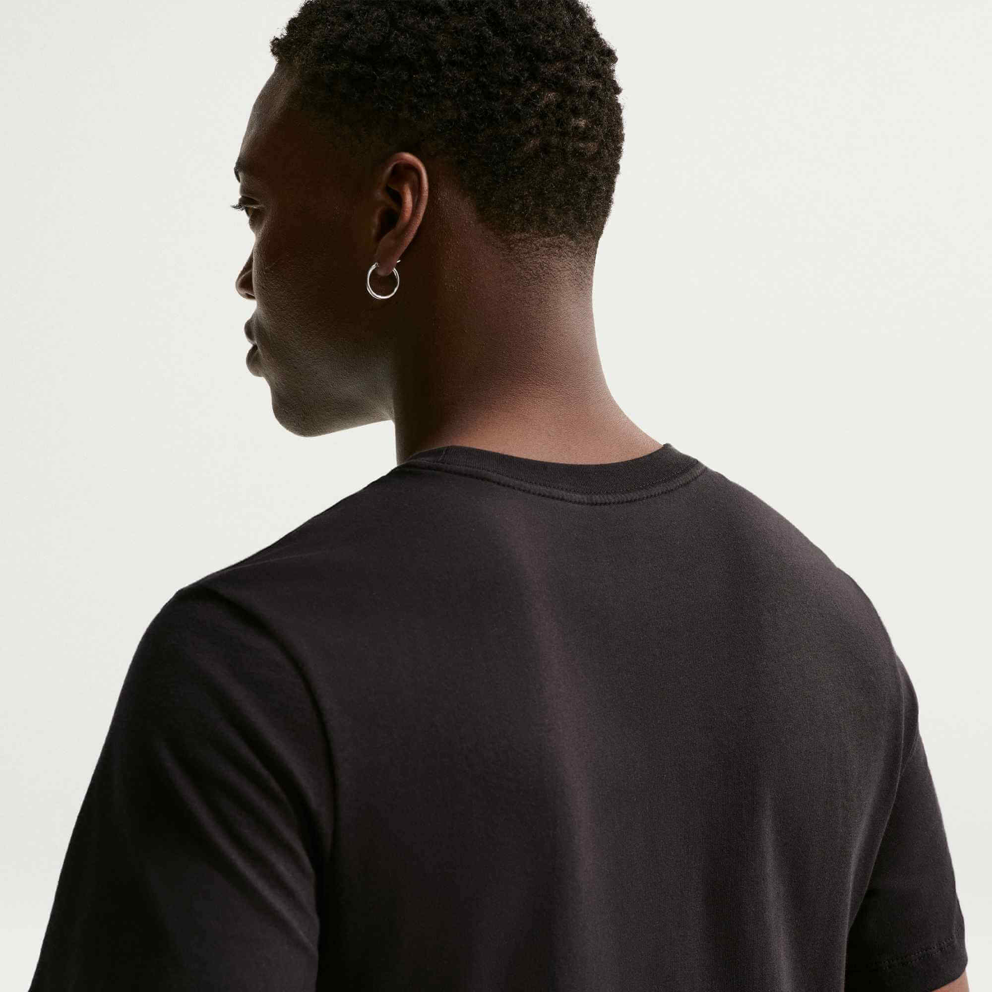 Nike 2026-27 PSG Men's Crest Tee (Detail 1)