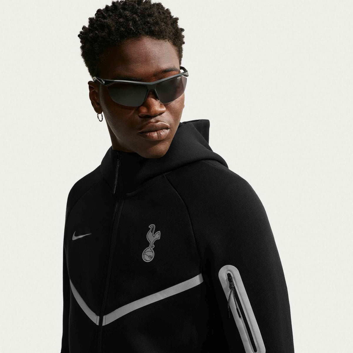 Nike 2026-27 Tottenham Men's Full-Zip Tech Fleece Windrunner Jacket (Detail 1)