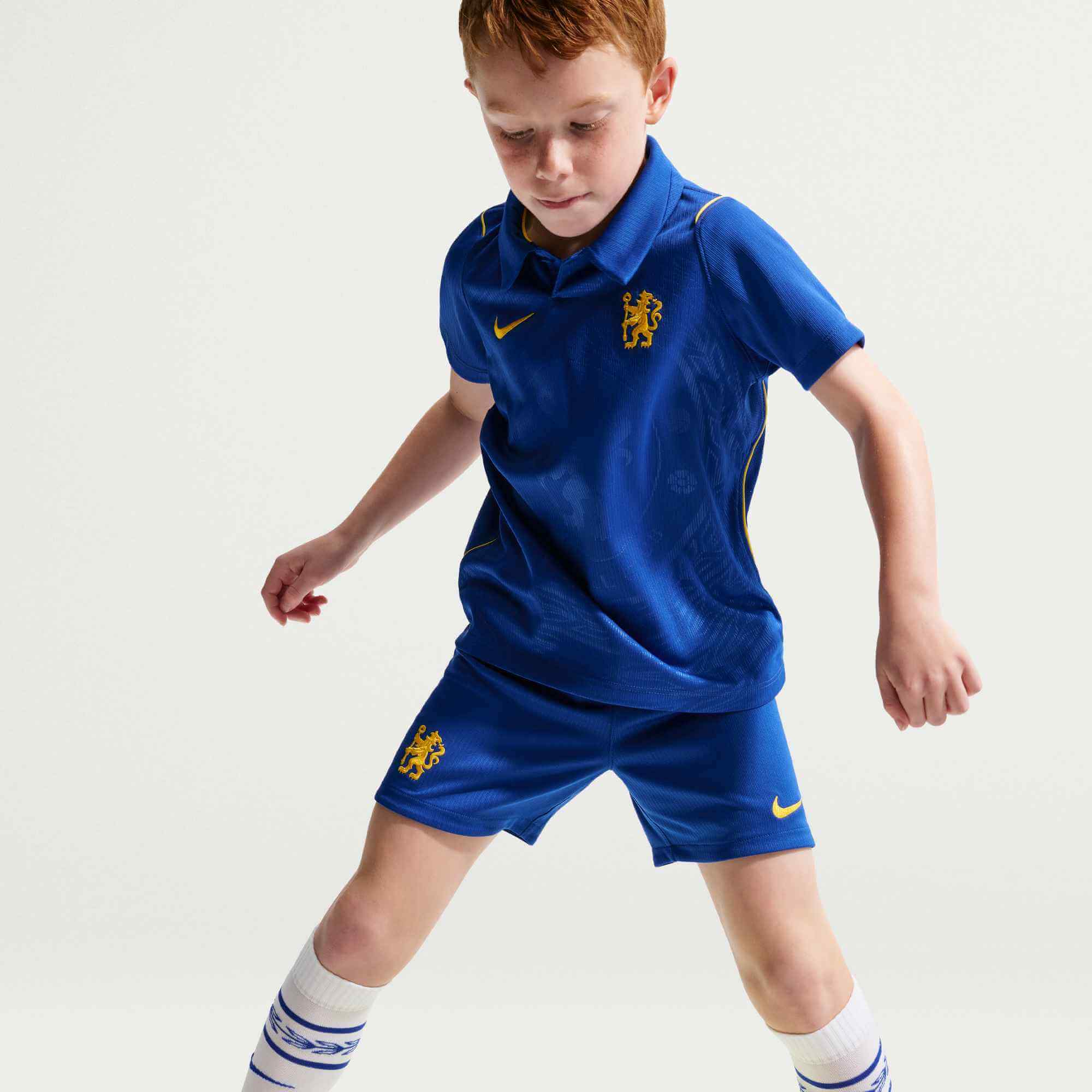 Nike 2026 Chelsea Little Kid's Stadium Home Kit (Model - Side)