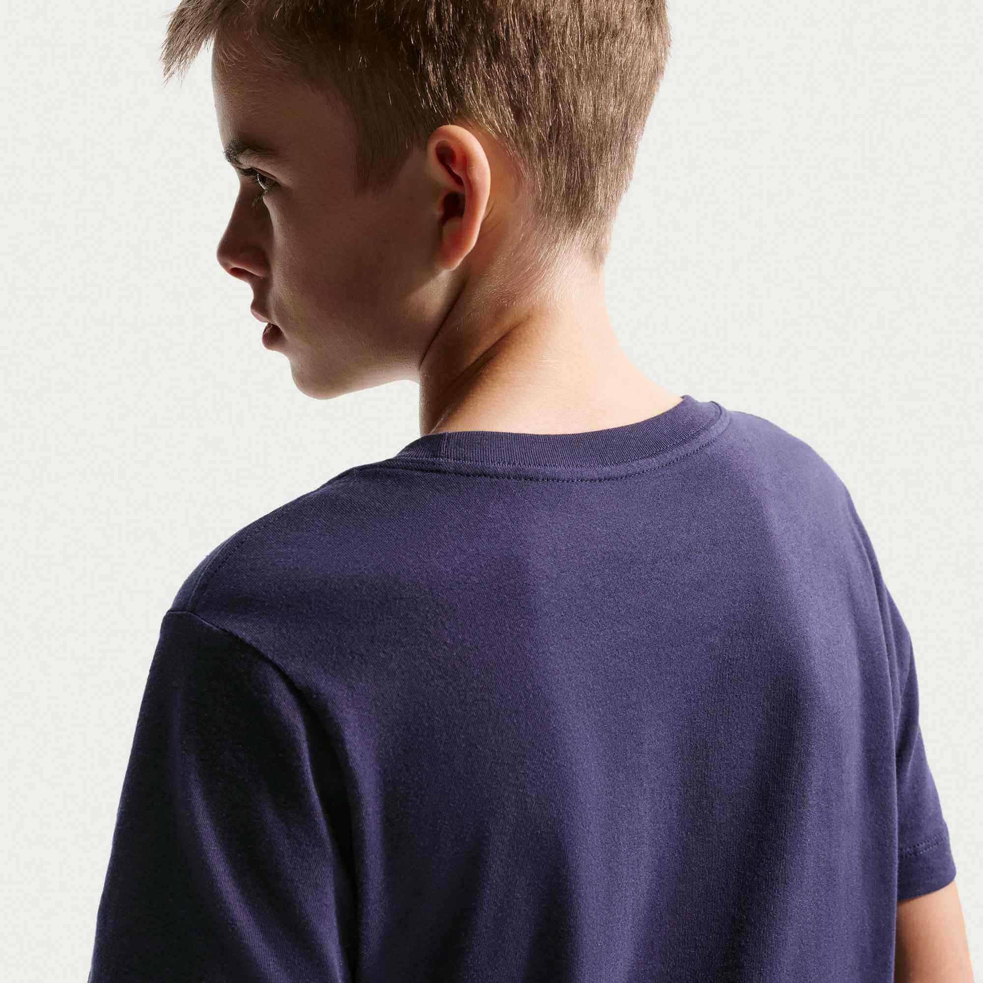 Nike 2026 England Youth Crest Tee (Detail 2)