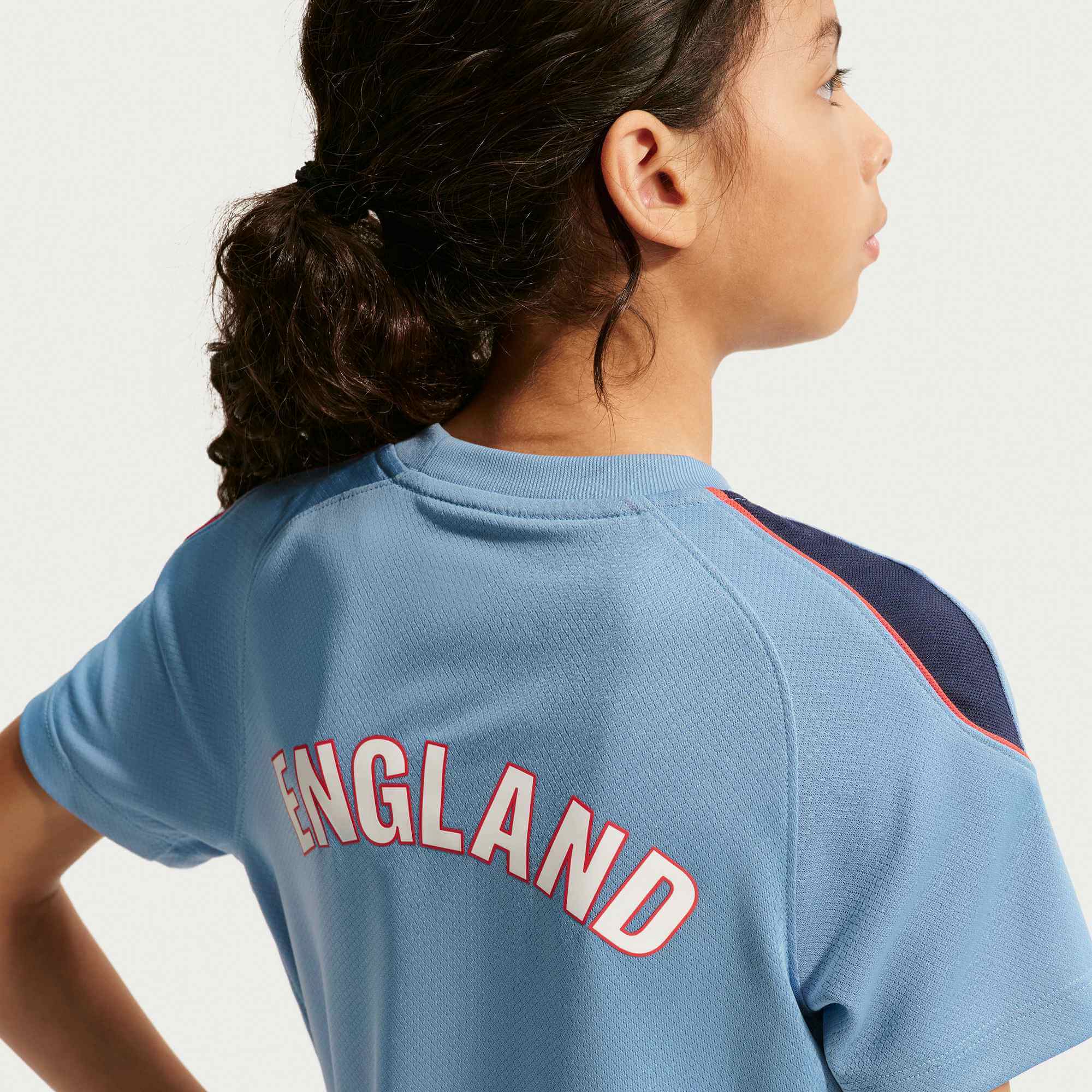 Nike 2026 England Youth Strike Top (Detail 2)