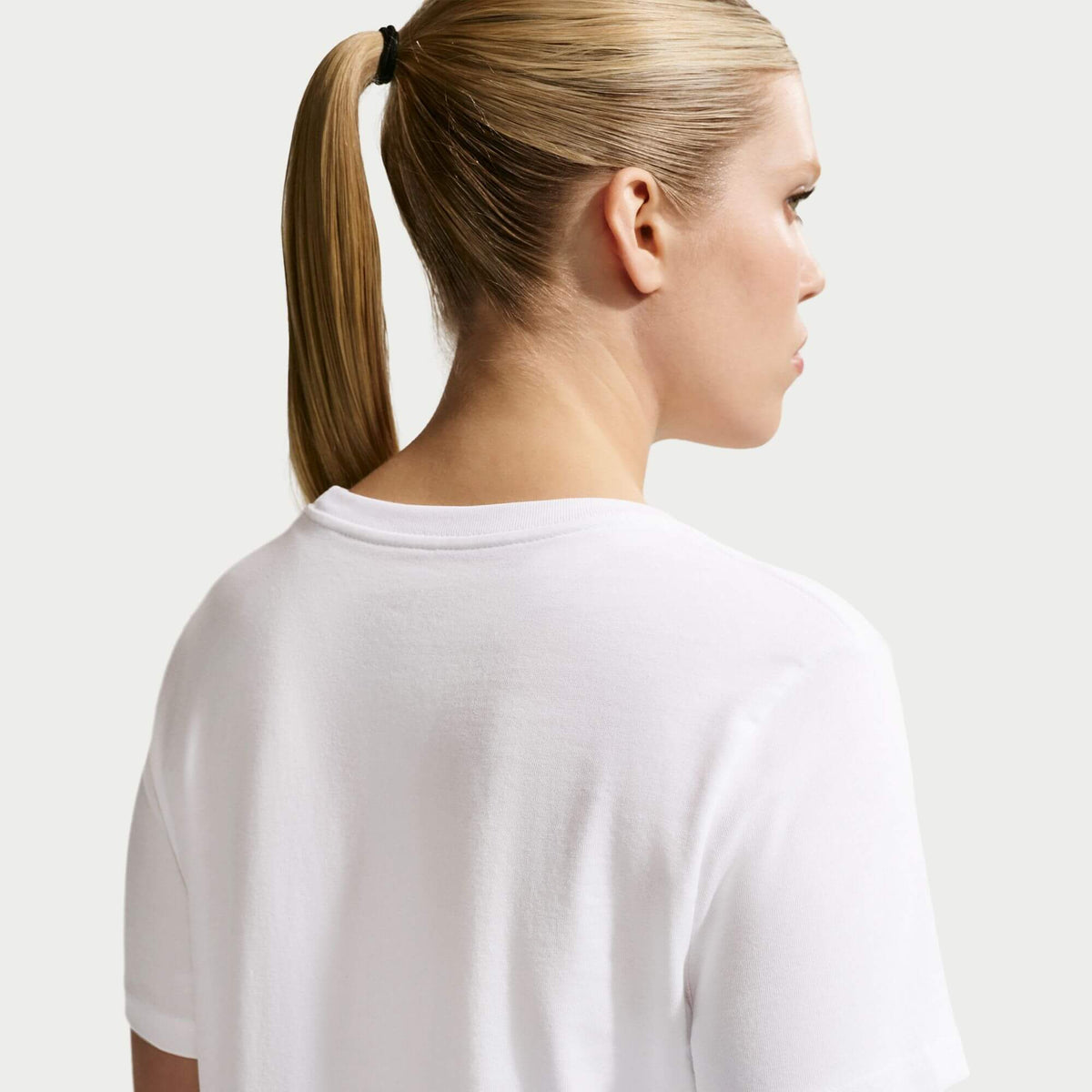 Nike 2026 France Women's Crest Tee (Detail 2)