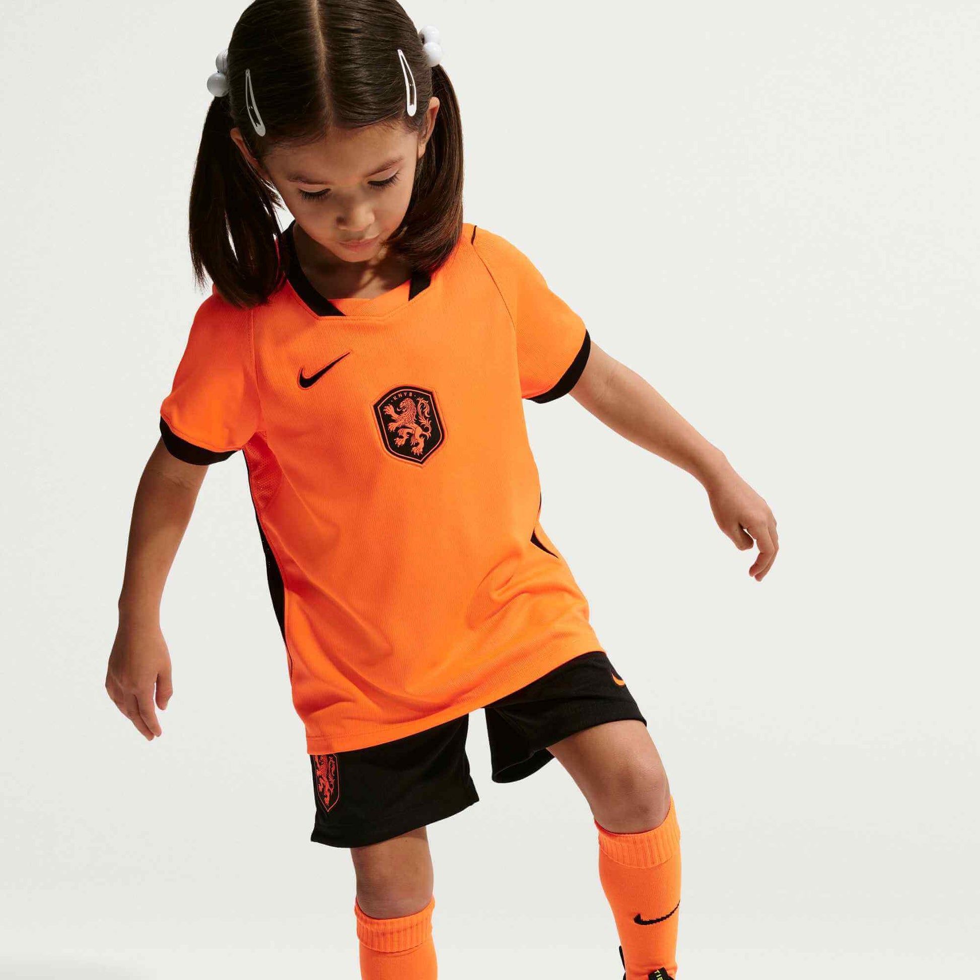 Nike 2026 Netherlands Little Kids' Stadium Home Kit (Model - Side)
