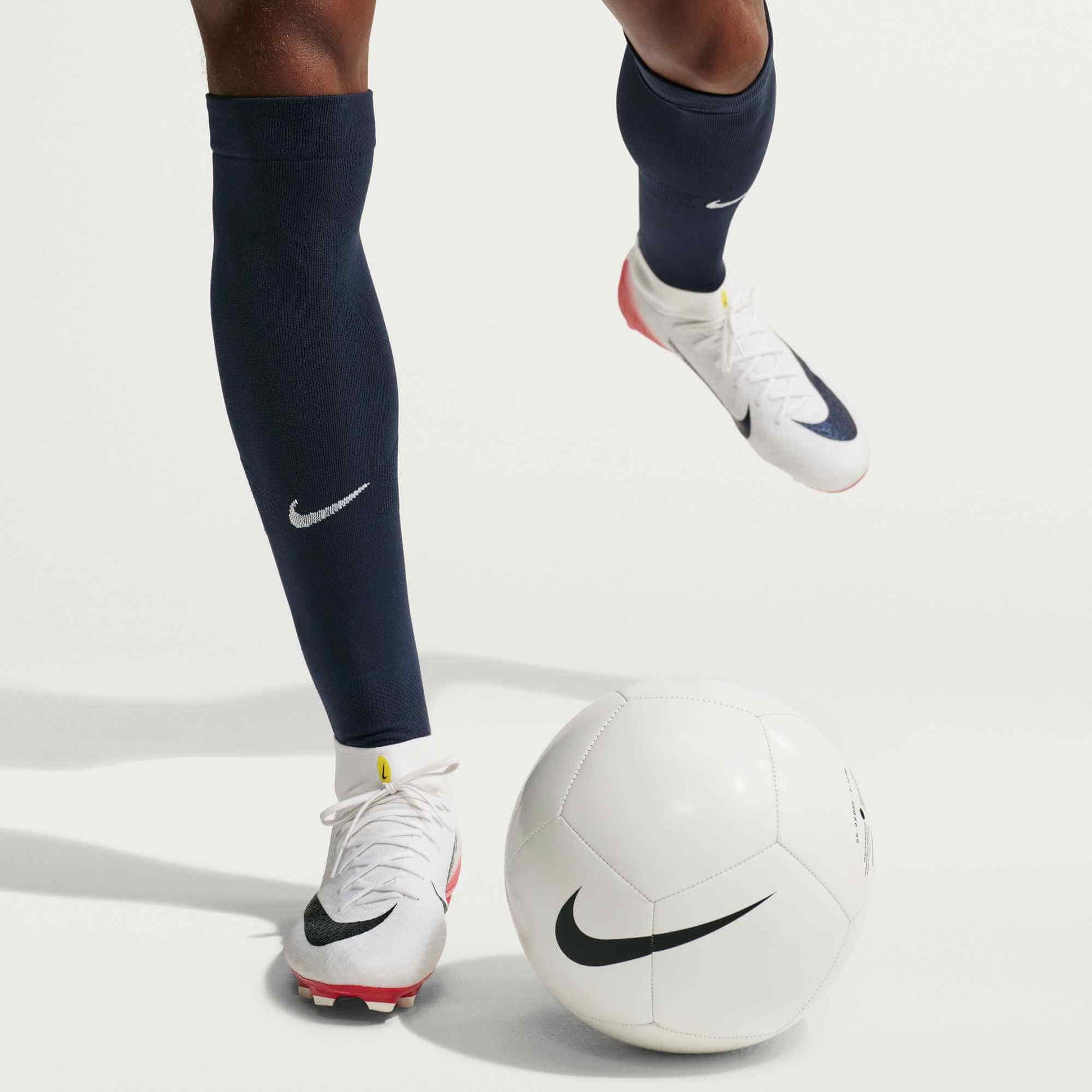 Nike 2026 USMNT Away VaporFast Knee-High Socks (Model - Action)