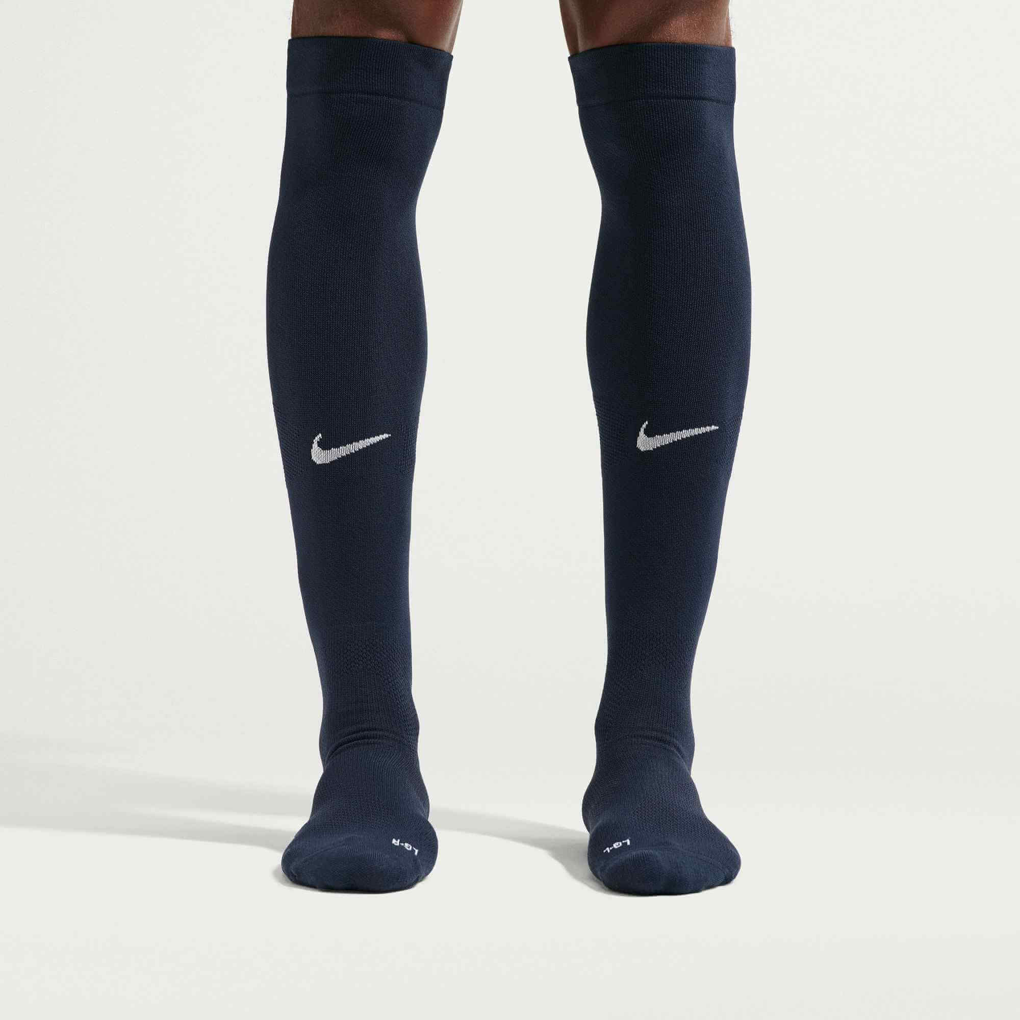 Nike 2026 USMNT Away VaporFast Knee-High Socks (Model - Front)