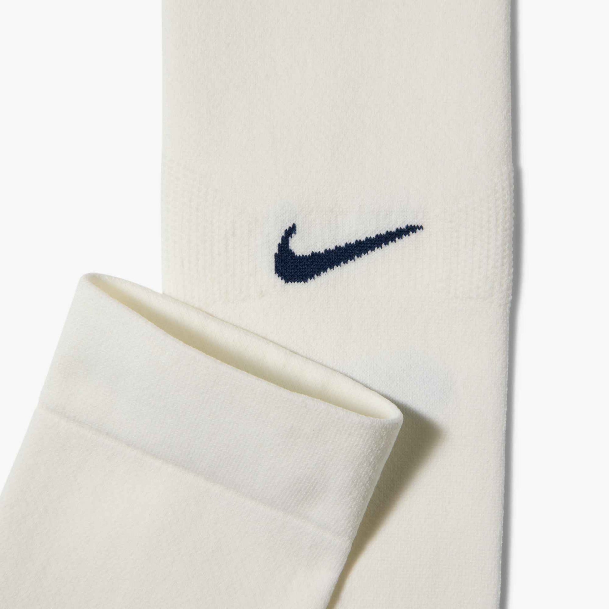 Nike 2026 USMNT Home VaporFast Knee-High Socks (Detail 2)