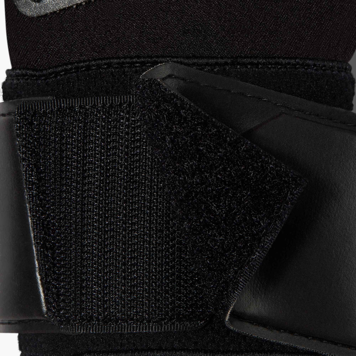 Nike Grip3 Goalkeeper Gloves (Detail 1)