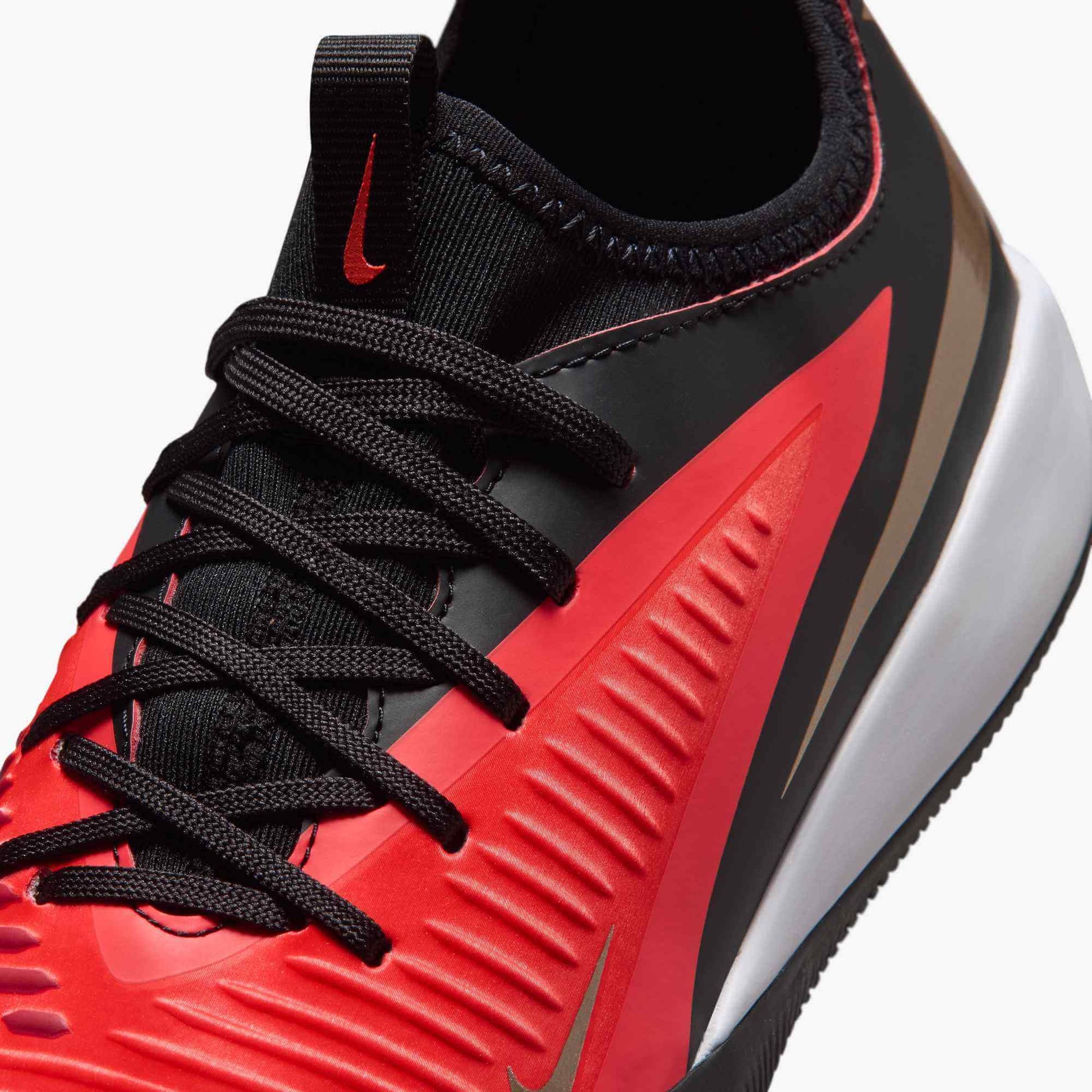Nike Junior Phantom 6 Low Academy Indoor Soccer Shoes - Break 'Em Pack (FA26) (Detail 1)