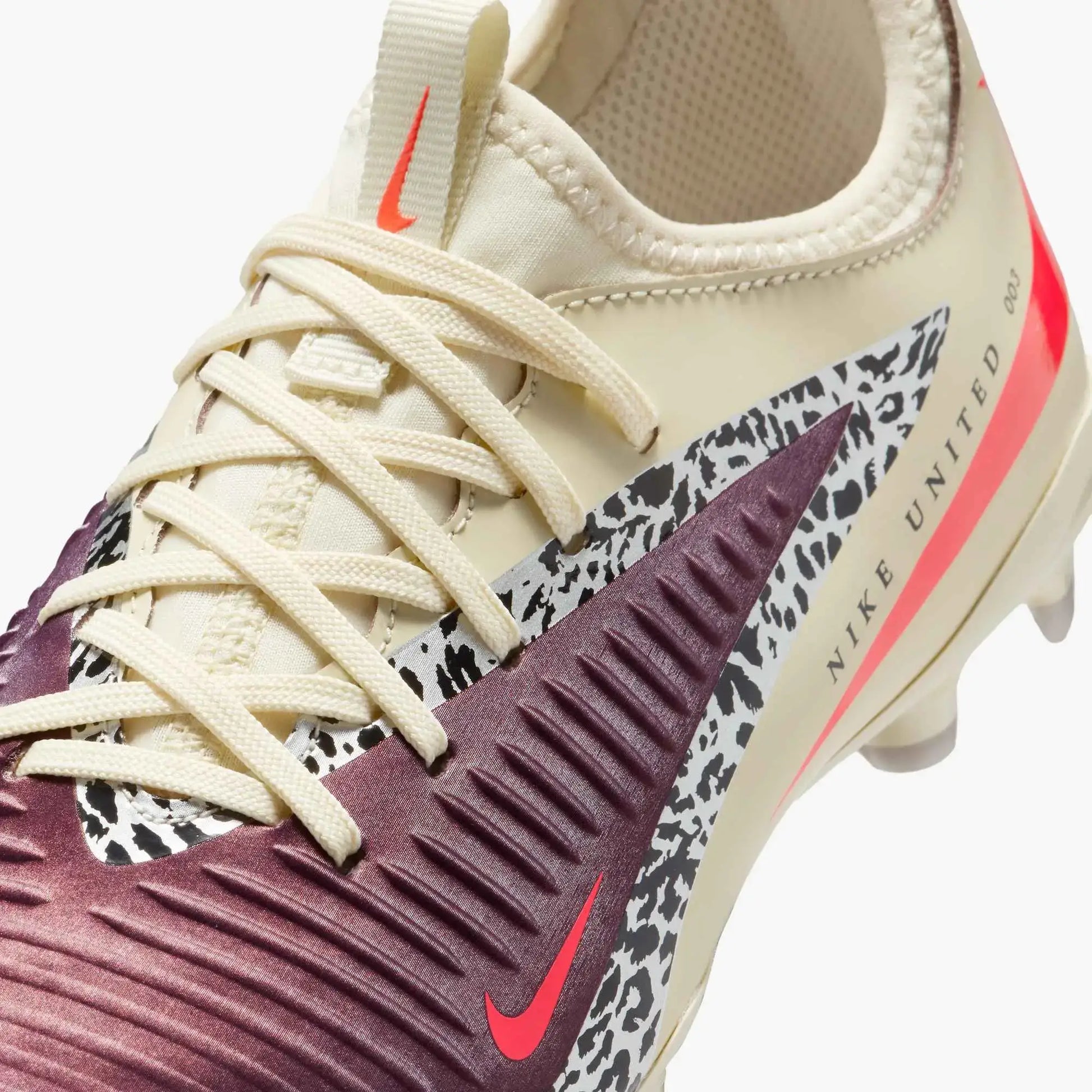 Nike Junior Phantom 6 Low Academy NU3 Firm_Multi Ground Soccer Cleats - United NU3 Pack (SU26) (Detail 2)