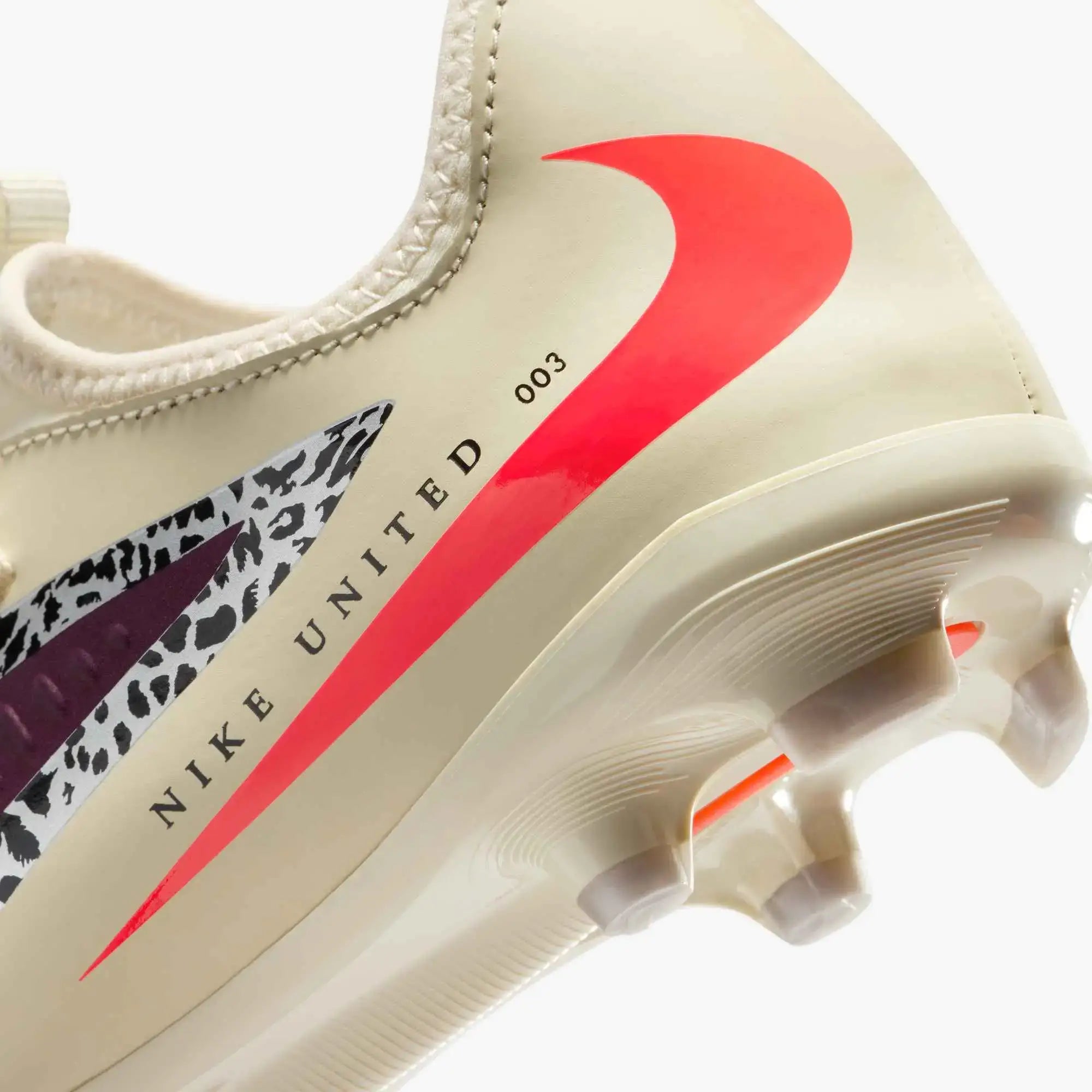 Nike Junior Phantom 6 Low Academy NU3 Firm_Multi Ground Soccer Cleats - United NU3 Pack (SU26) (Detail 3)