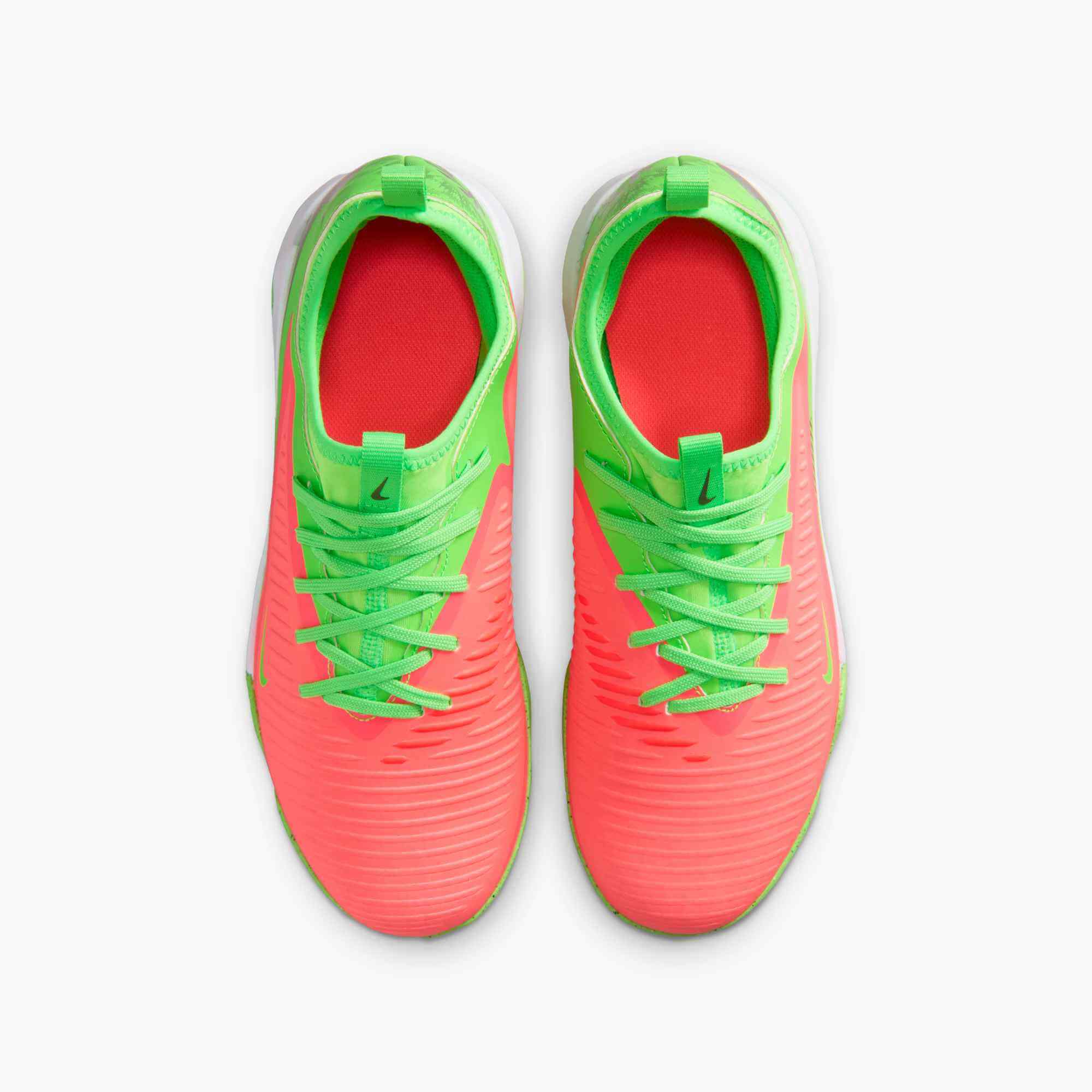 値下げしました… 子供用ハープです 6才まで使用してました Nike Junior Phantom 6 Low Academy Turf Soccer Shoes - Haaland PE