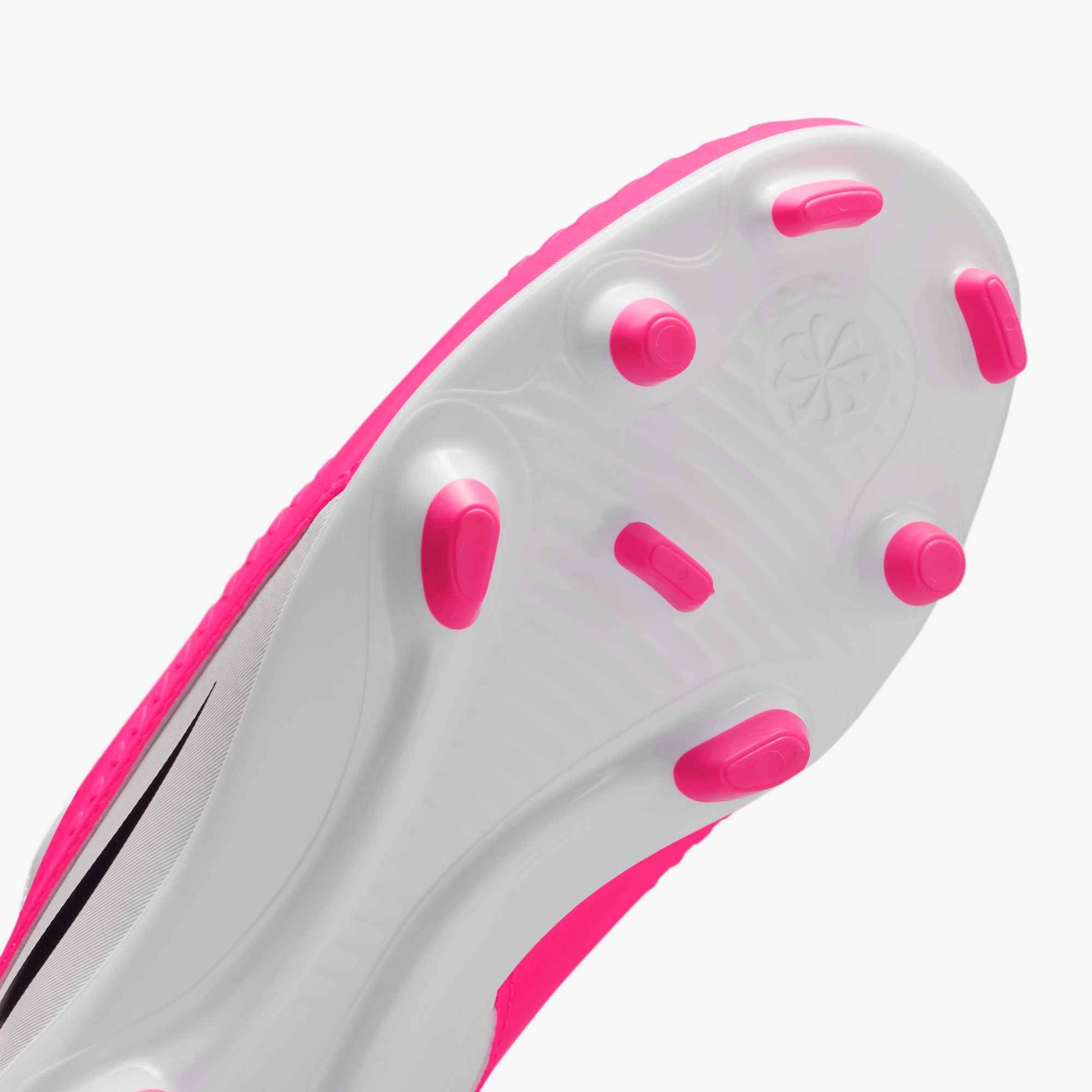 Nike Junior Phantom 6 Low Club Firm_Multi Ground Soccer Cleats - Breakout Pack (SU26) (Detail 1)