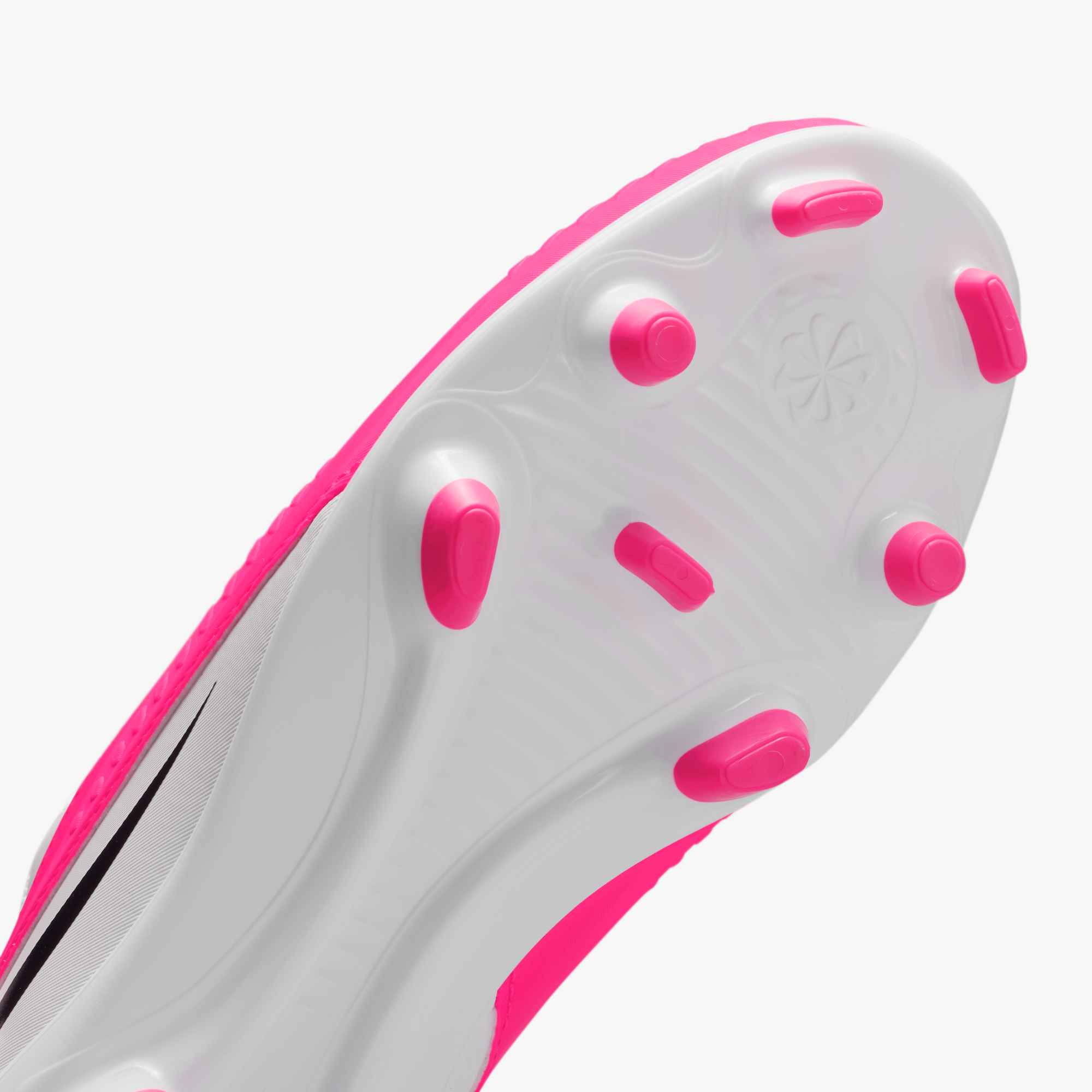 Nike Junior Phantom 6 Low Club Firm_Multi Ground Soccer Cleats - Breakout Pack (SU26) (Detail 1)